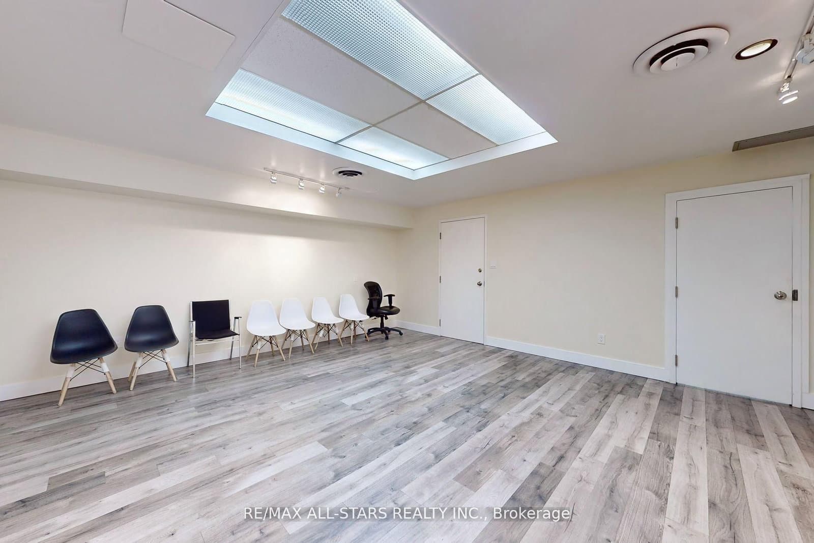 66 E Gerrard Street E, Unit 303 - Image 4