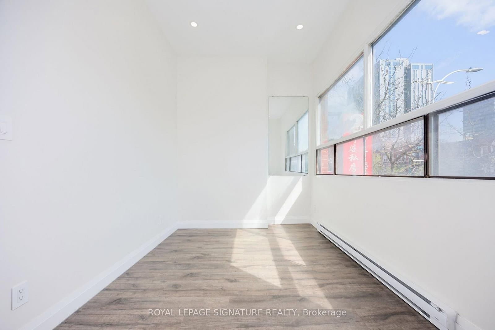 414 Spadina Avenue, Unit 2nd Floor - Image 3