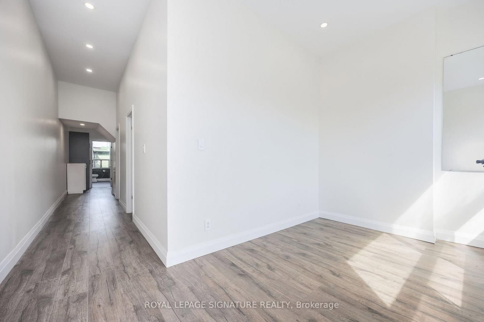 414 Spadina Avenue, Unit 2nd Floor - Image 4