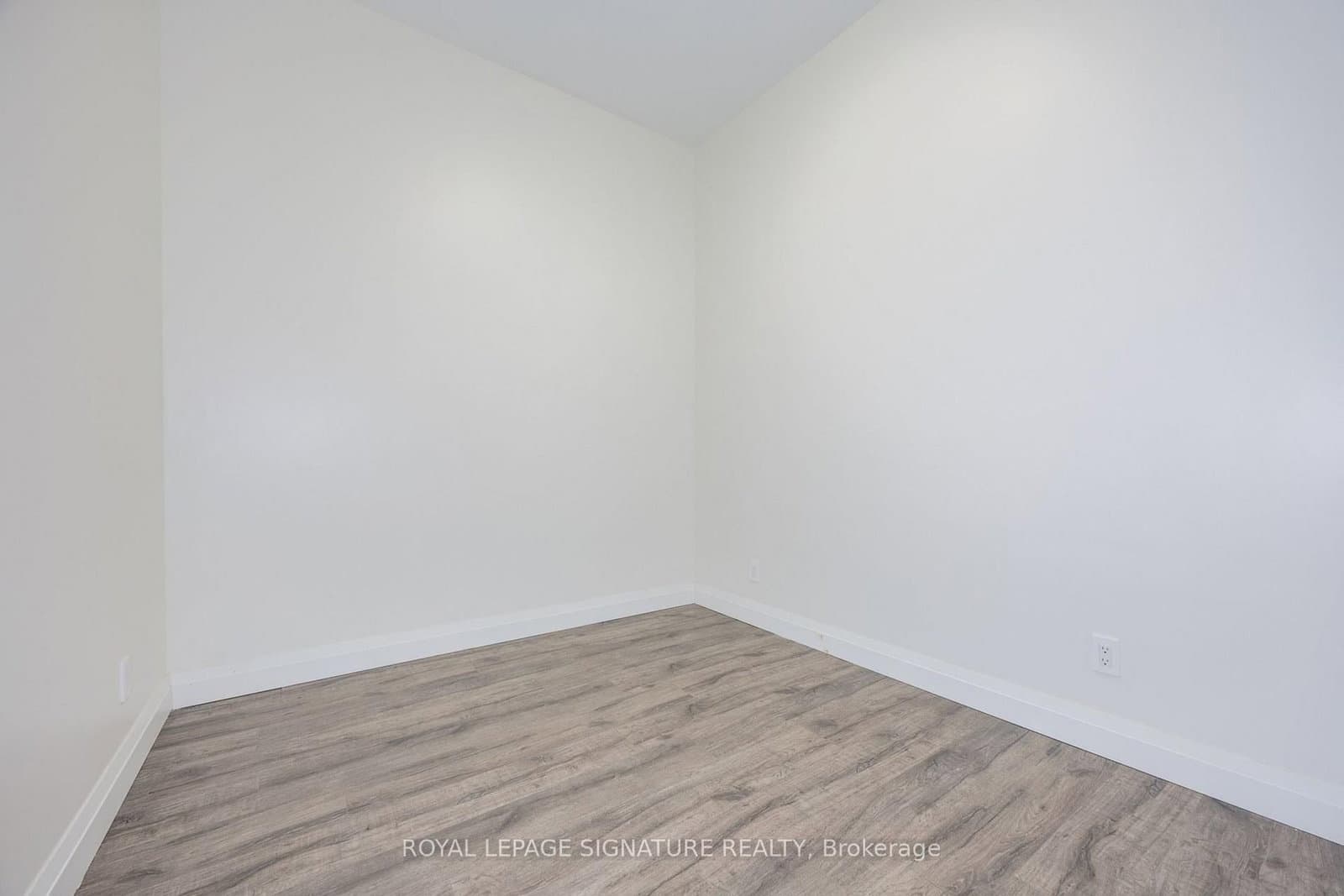 414 Spadina Avenue, Unit 2nd Floor - Image 6