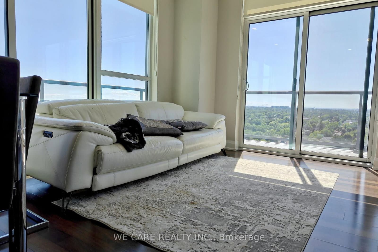 68 Canterbury Place, Unit PH05 - Image 2