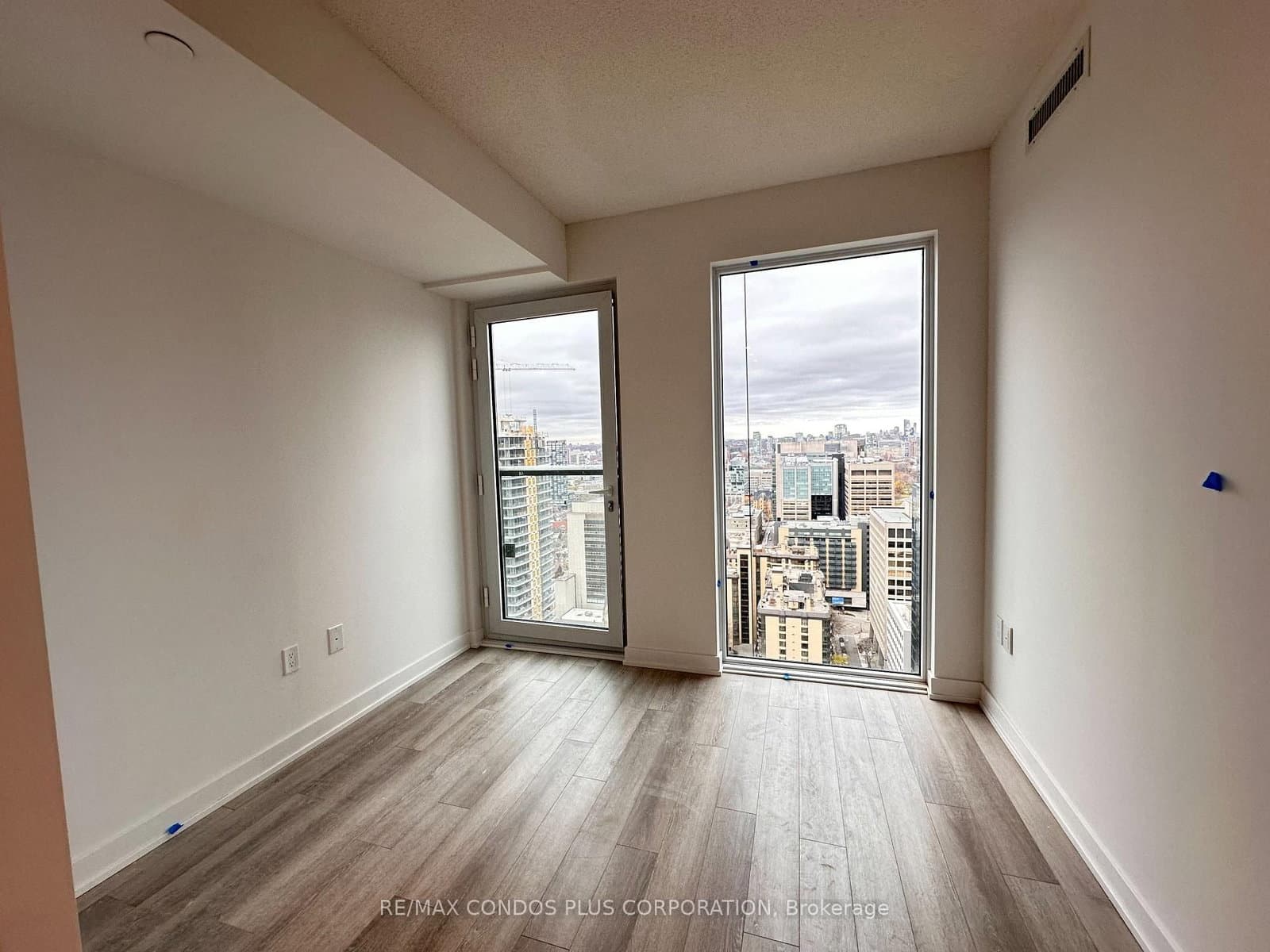 238 Simcoe Street, Unit 3302 - Image 4