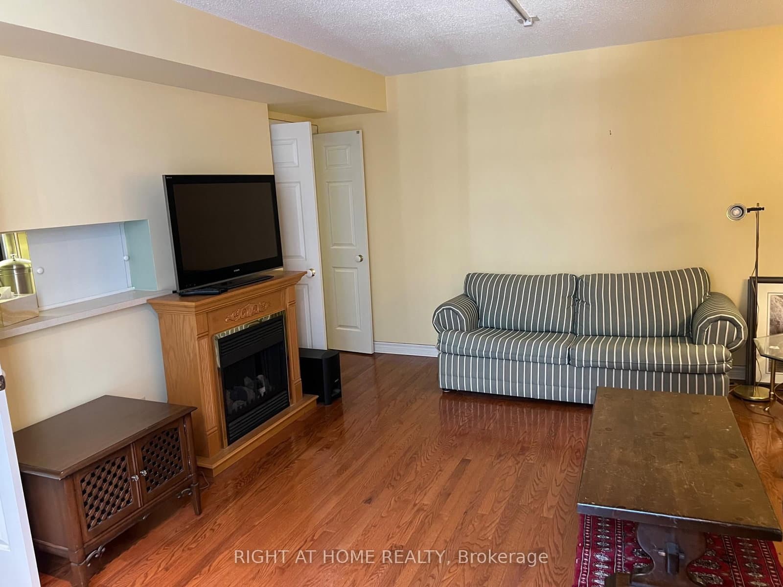 71 Simcoe Street, Unit 705 - Image 5