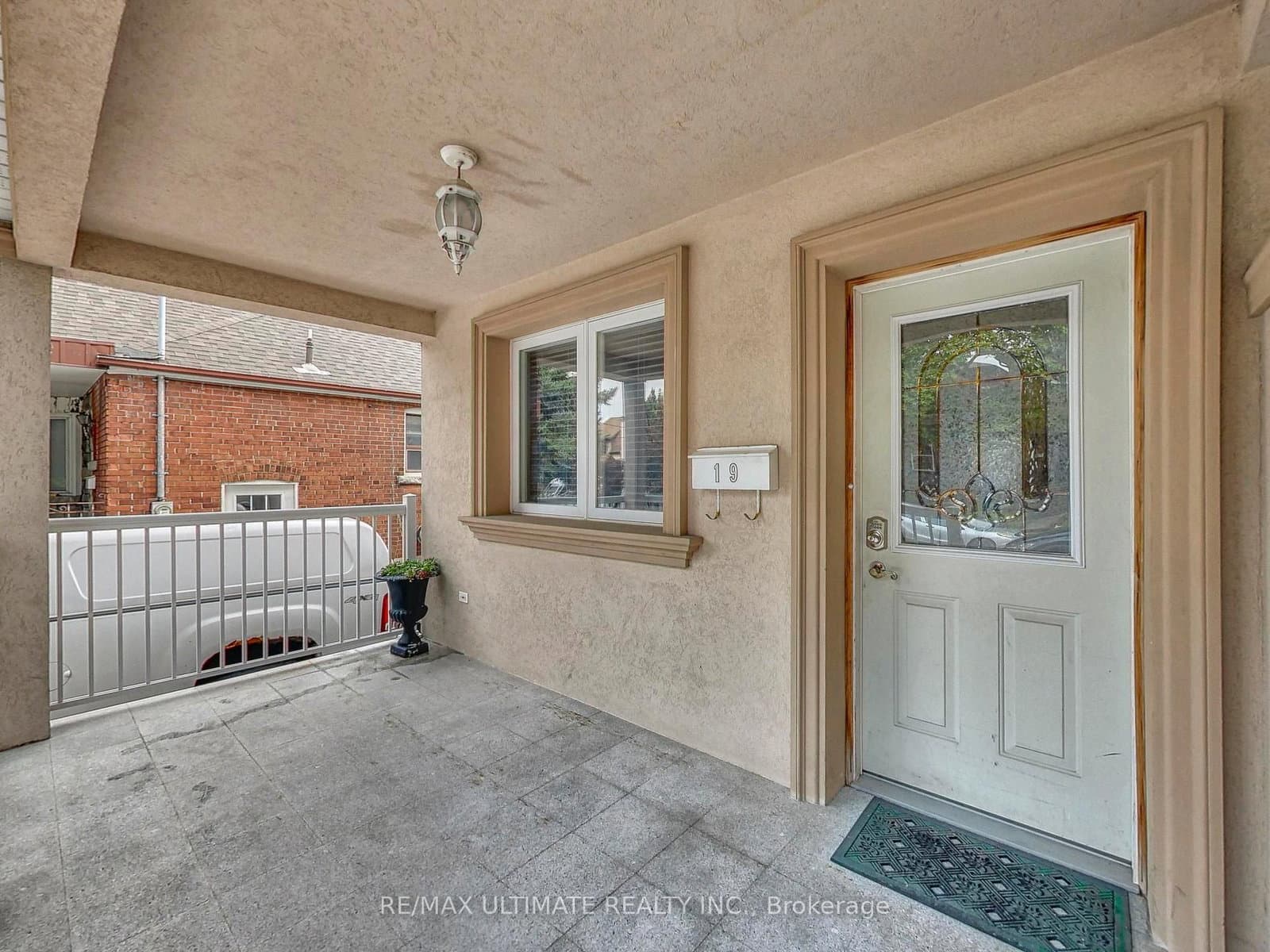 19 Glenora Avenue, Unit Upper - Image 3