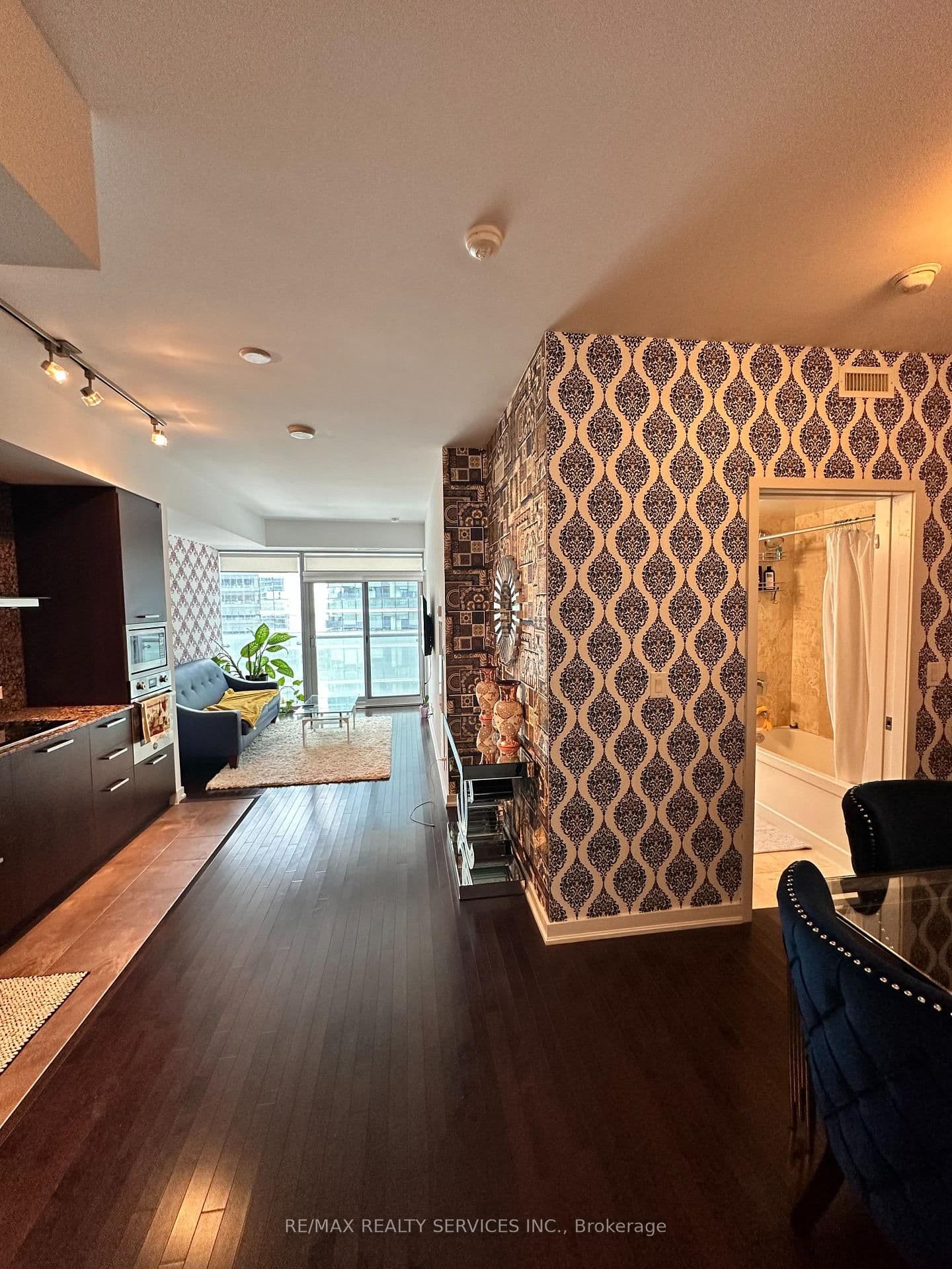 12 York Street, Unit 909 - Image 3