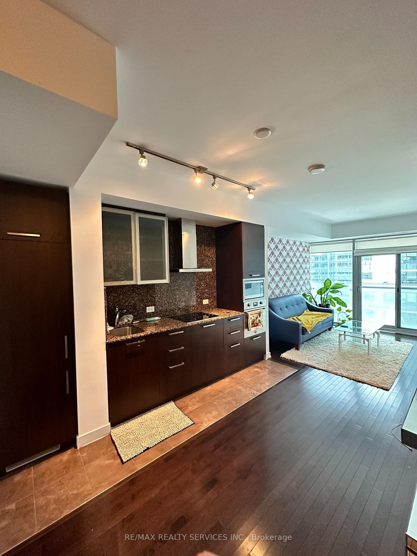 12 York Street, Unit 909 - Image 4