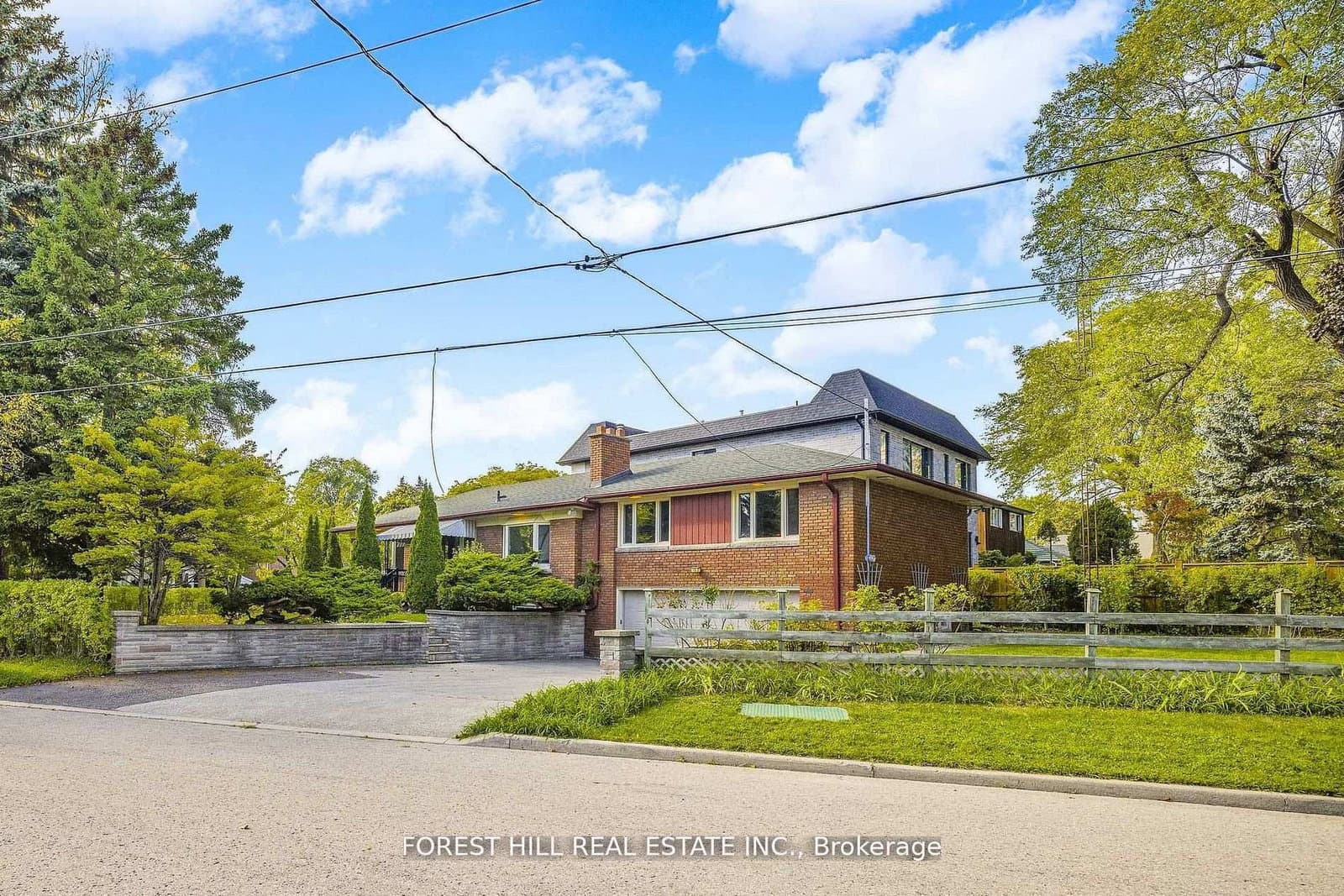 18 Irvington Crescent - Image 1