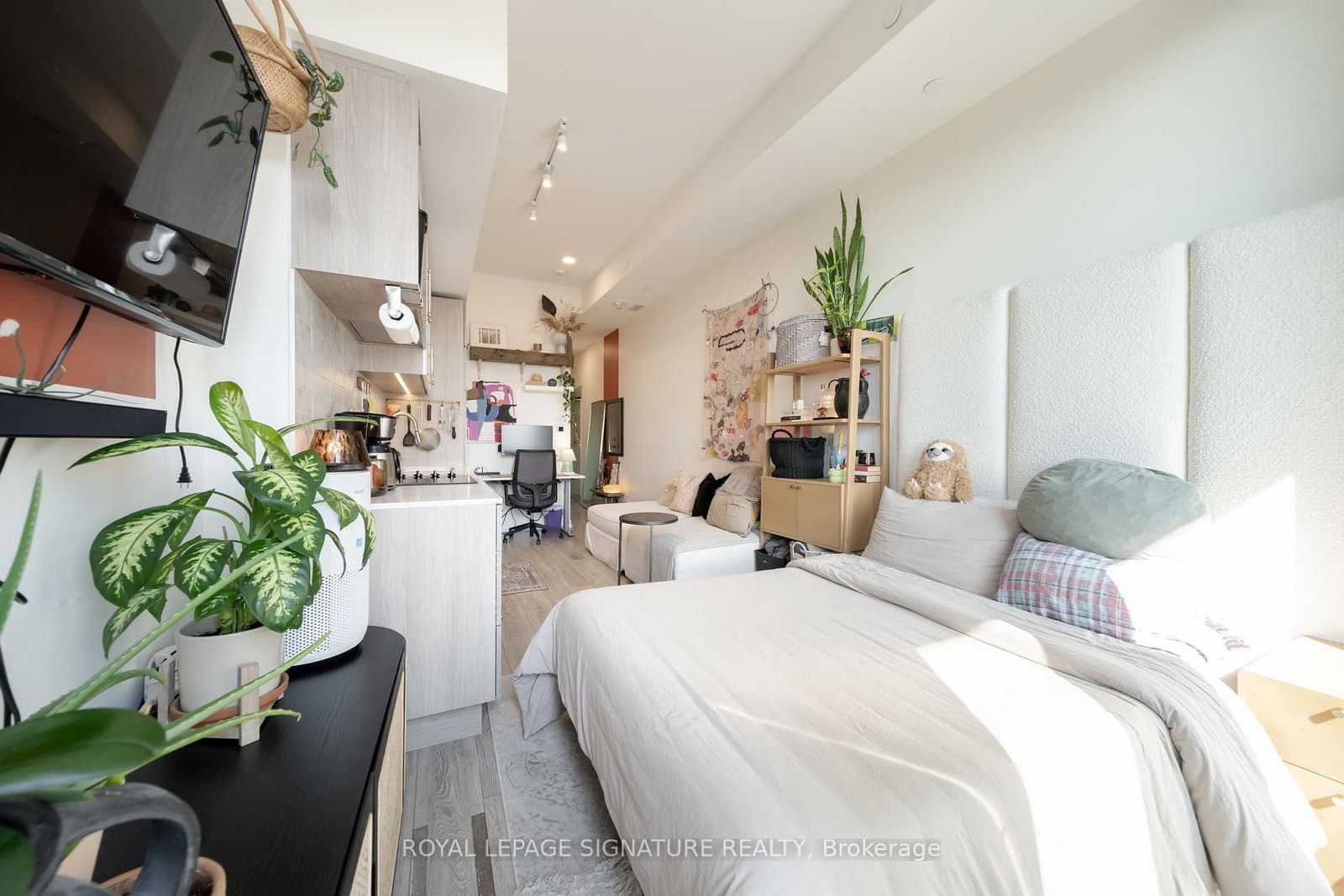 2020 Bathurst Street, Unit 929 - Image 3