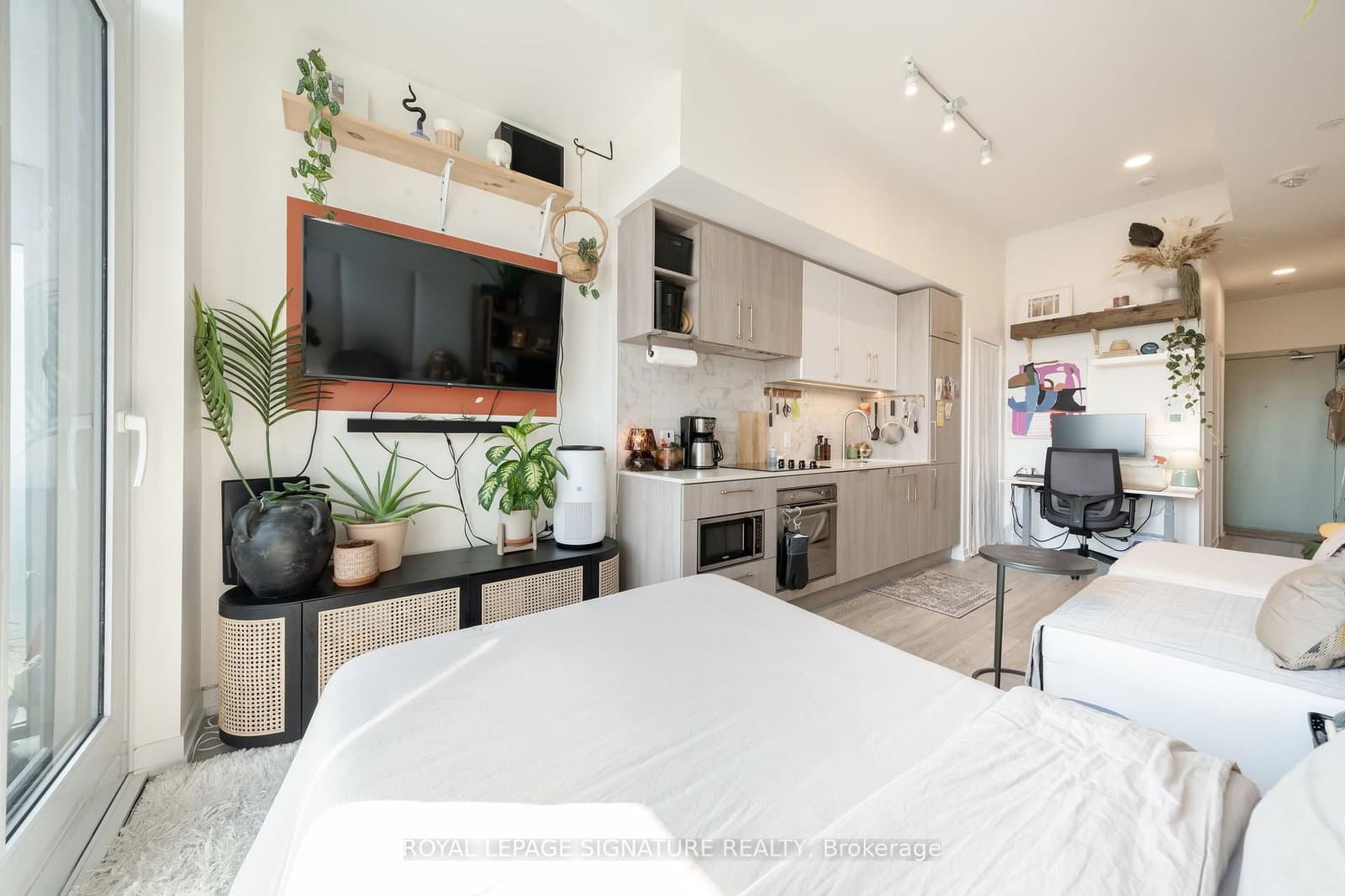 2020 Bathurst Street, Unit 929 - Image 4