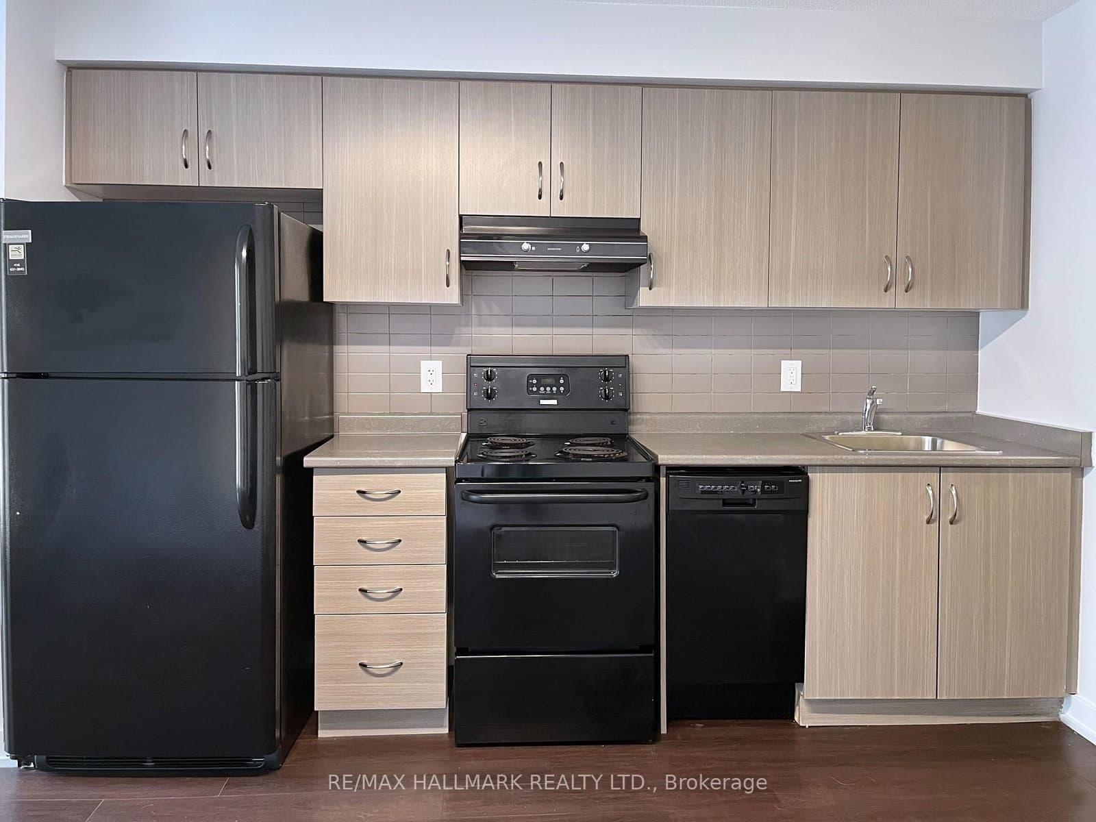 132 Berkeley Street, Unit 1004 - Image 4