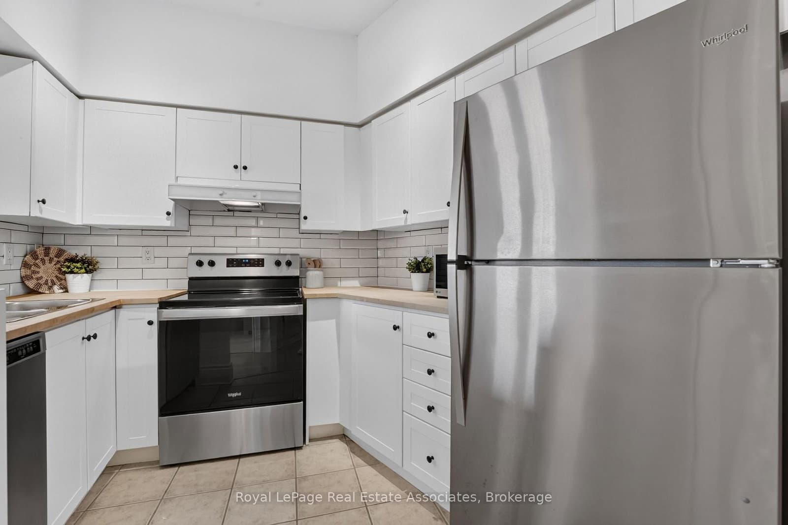115 Richmond Street E, Unit 1006 - Image 4