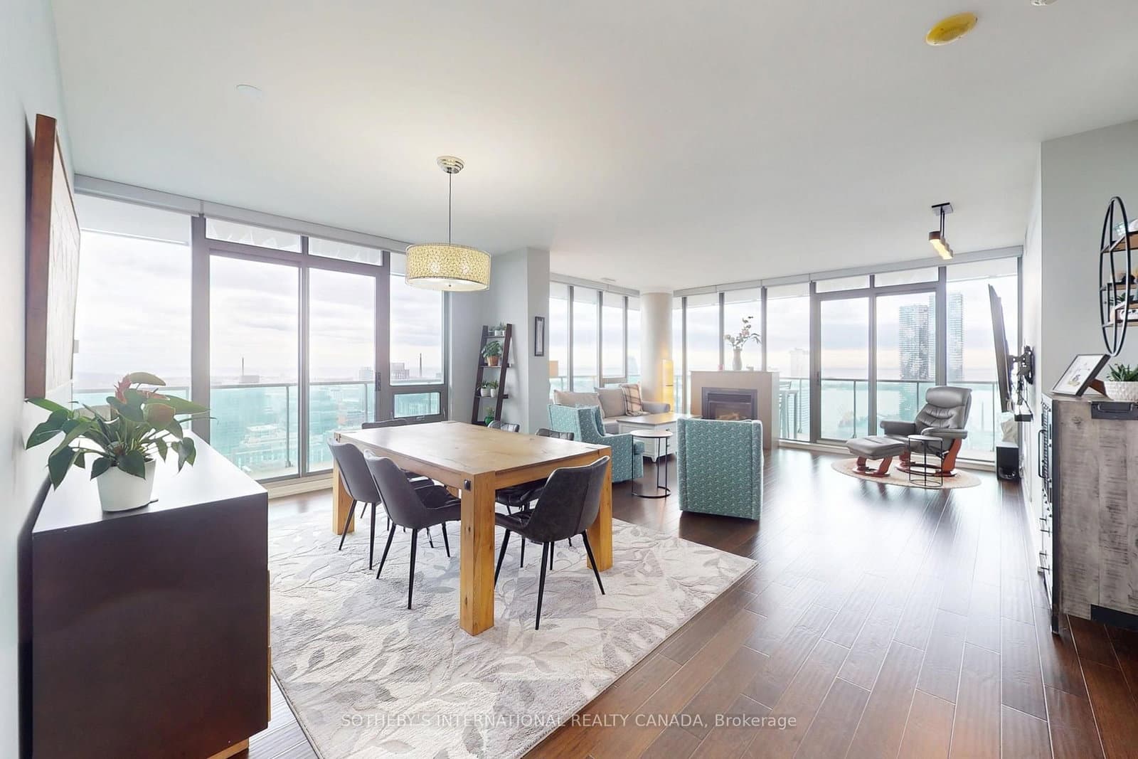 33 Lombard Street, Unit 4204 - Image 3
