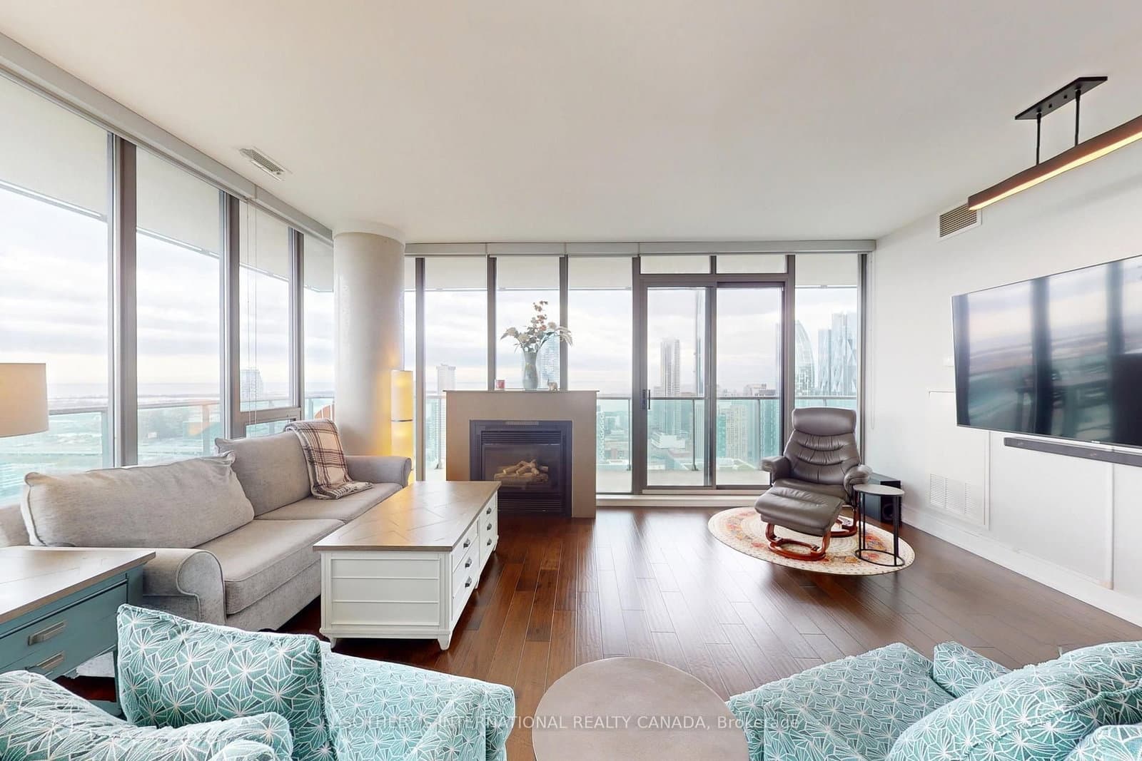 33 Lombard Street, Unit 4204 - Image 4