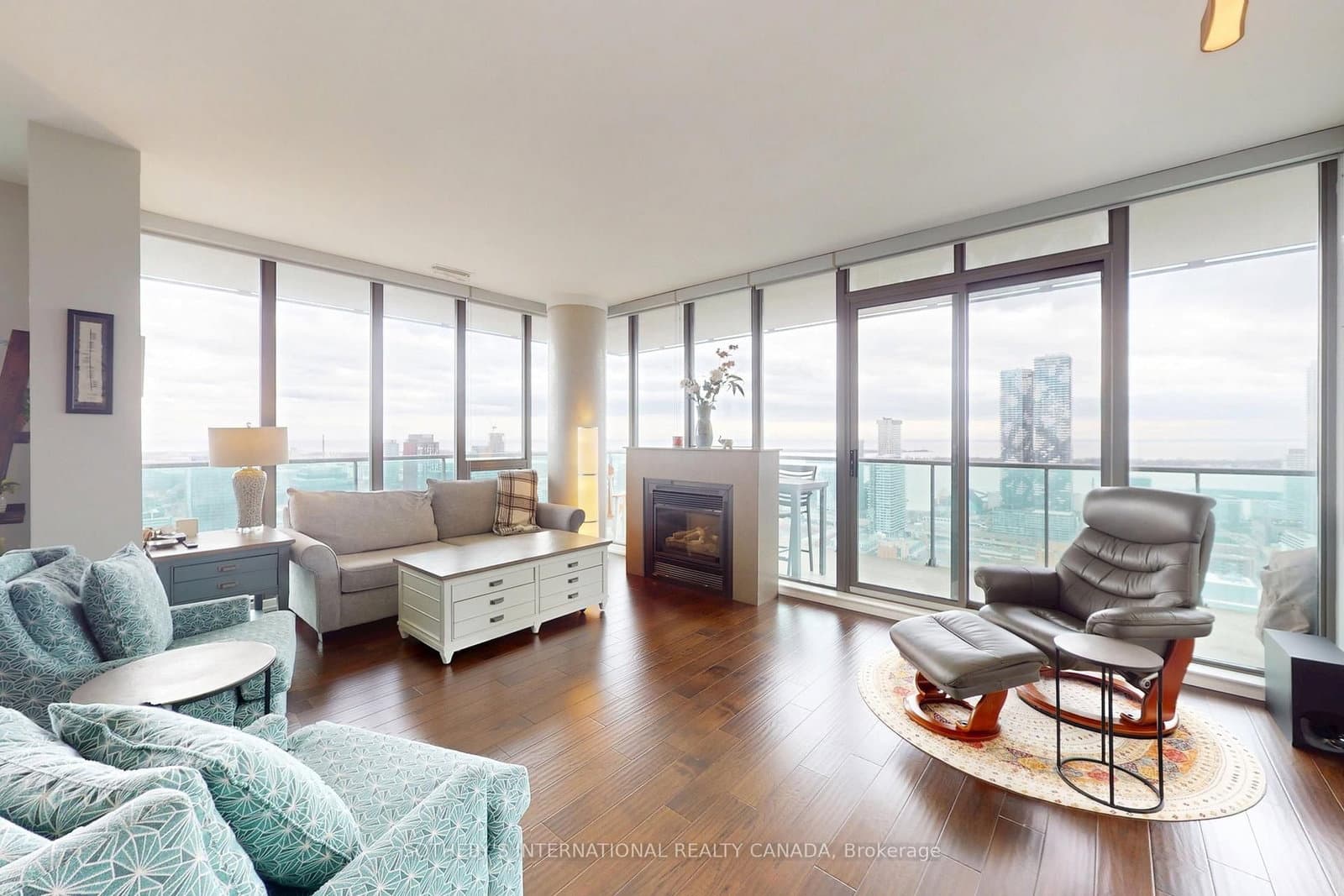 33 Lombard Street, Unit 4204 - Image 5