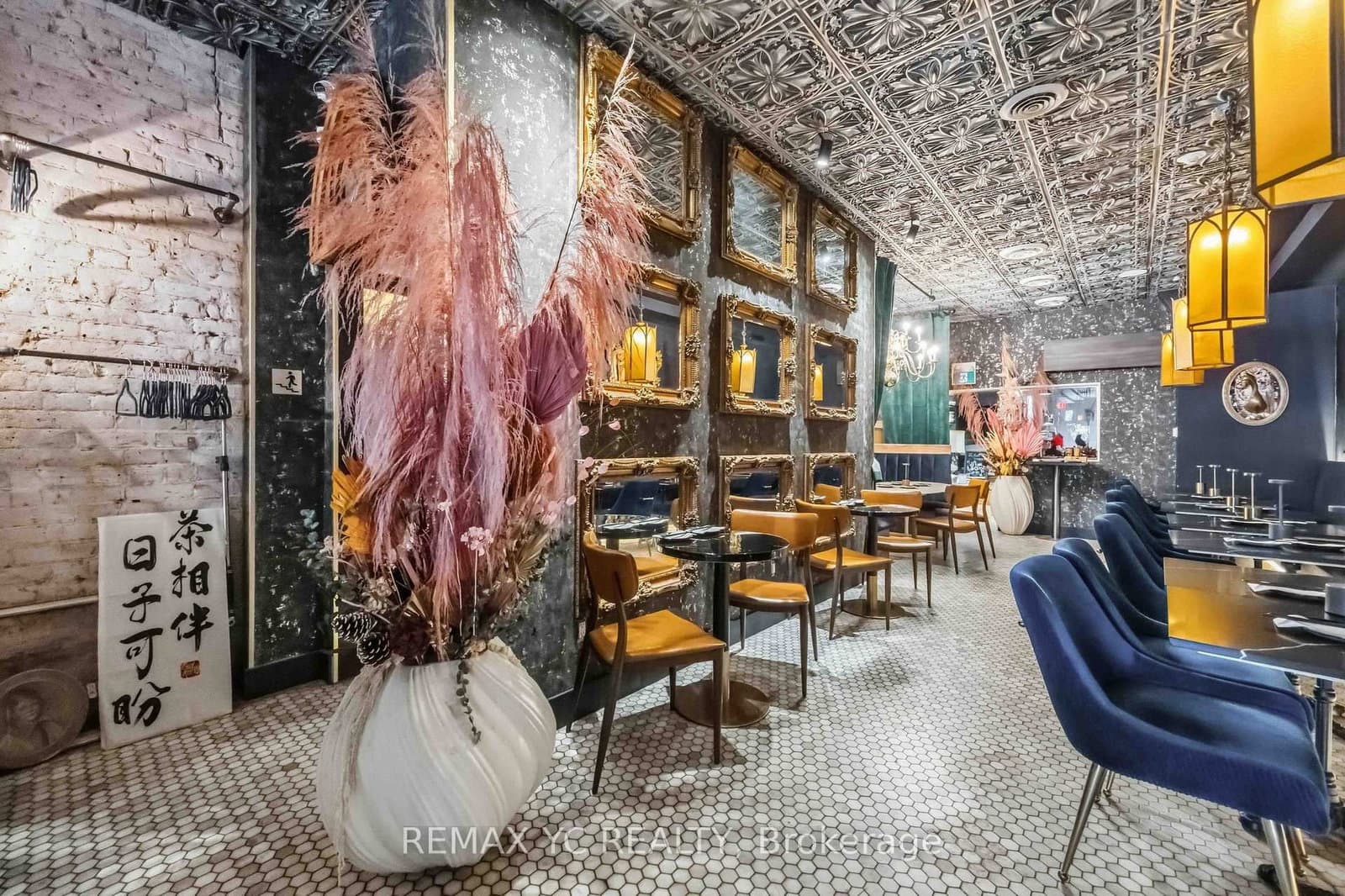 217 Ossington Avenue - Image 4