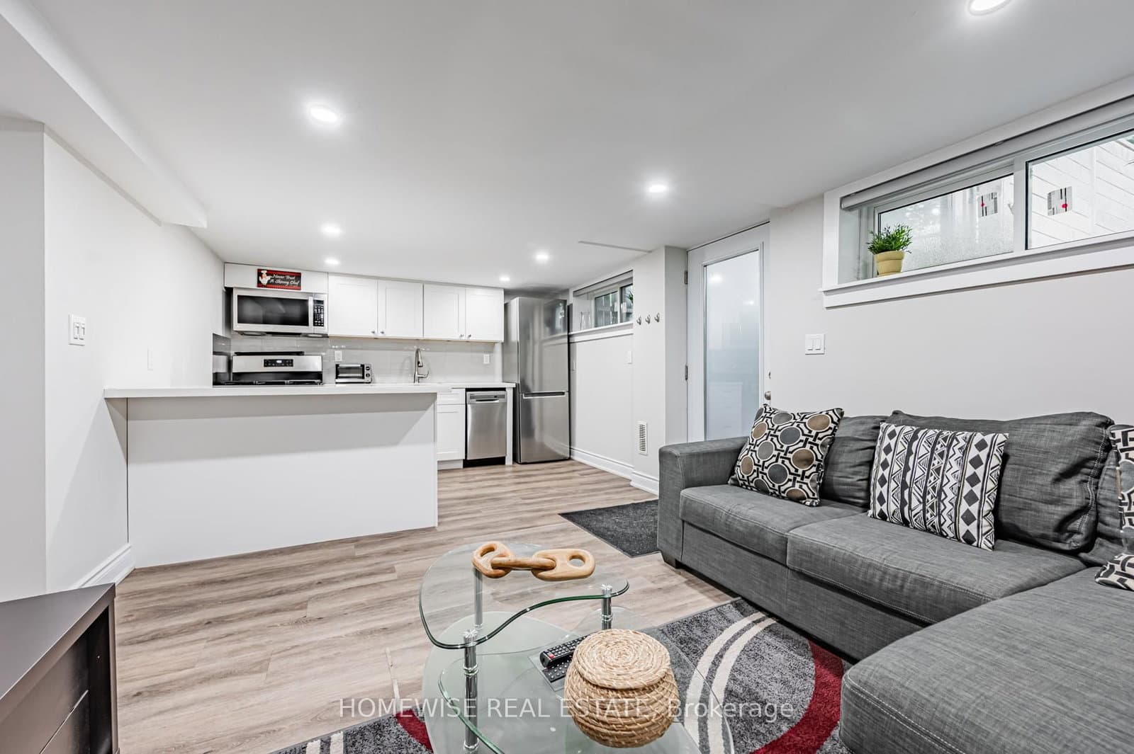 68 Fairleigh Crescent, Unit Lower - Image 4