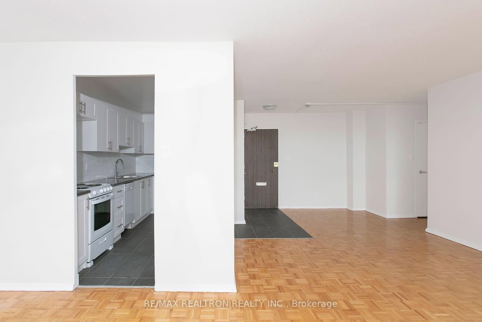6200 Bathurst Street, Unit 601 - Image 3