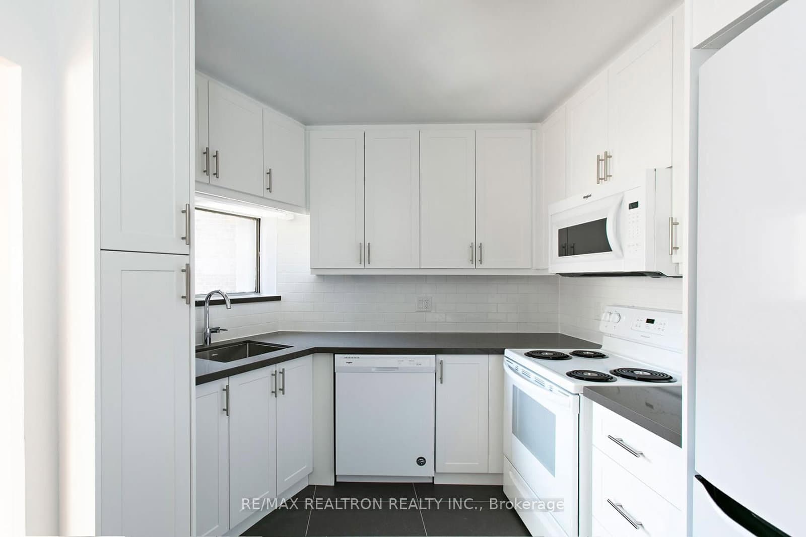 9 Deer Park Crescent, Unit 1501 - Image 3