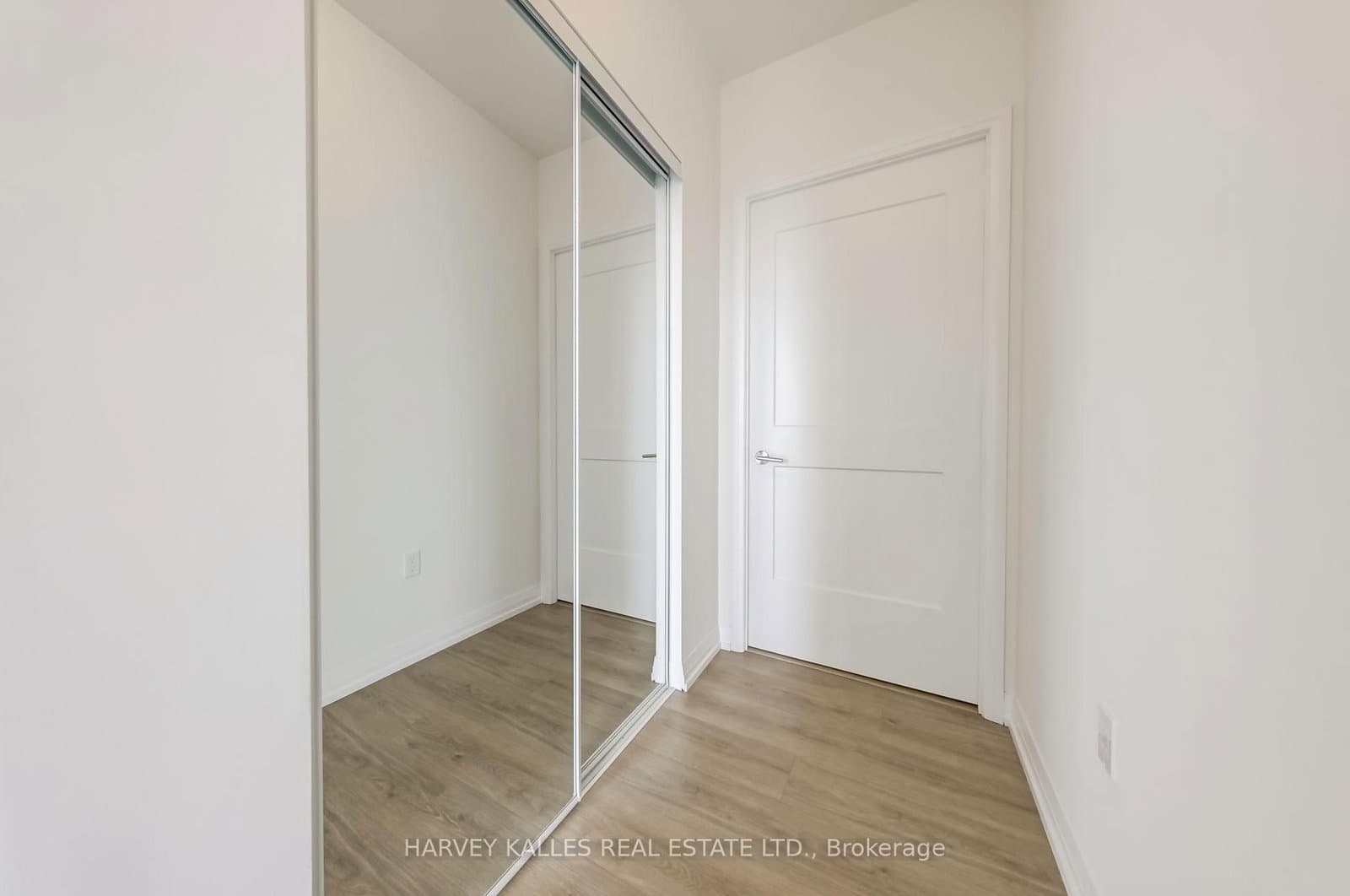 50 Dunfield Avenue, Unit LPH19 - Image 4