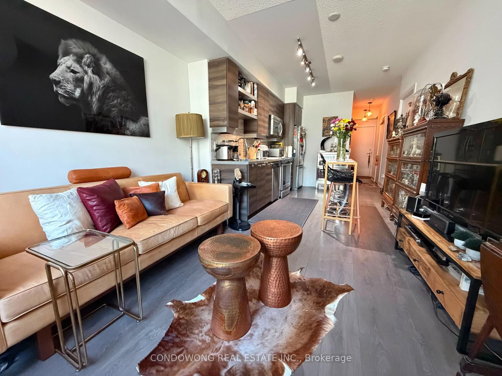 525 Adelaide Street W, Unit 210 - Image 2