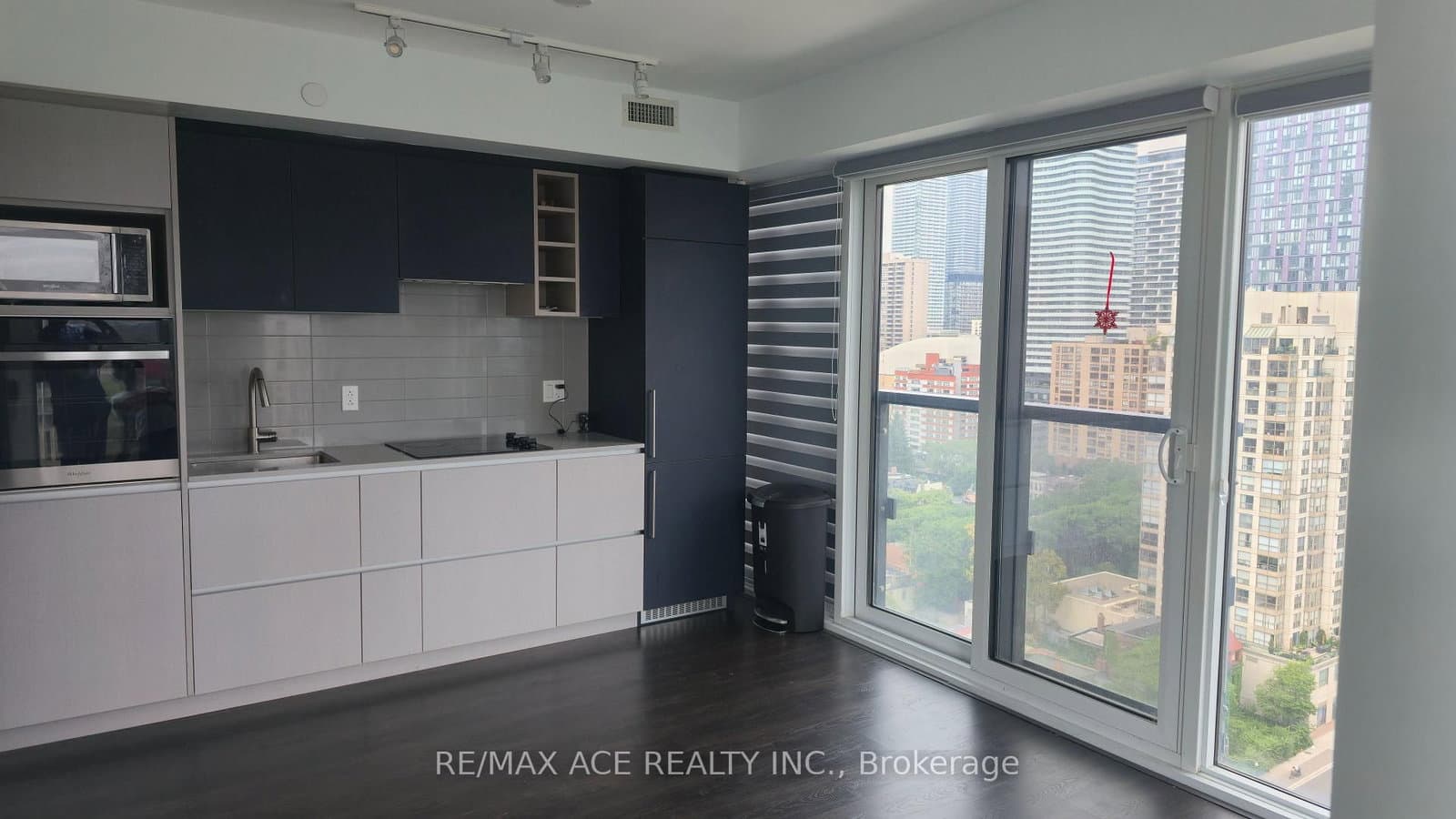 319 Jarvis Street, Unit 2010 - Image 4
