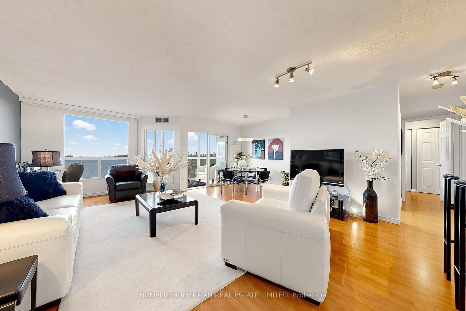 5 Concorde Place, Unit 3302 - Image 3