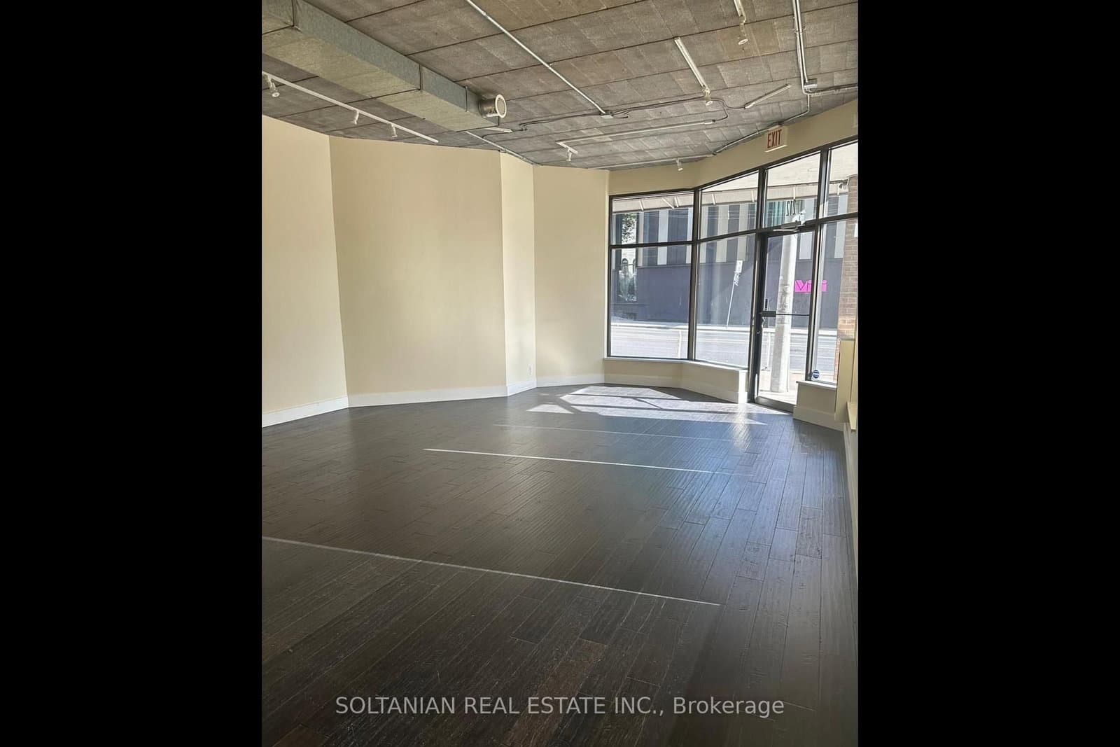 212 Avenue Road - Image 3
