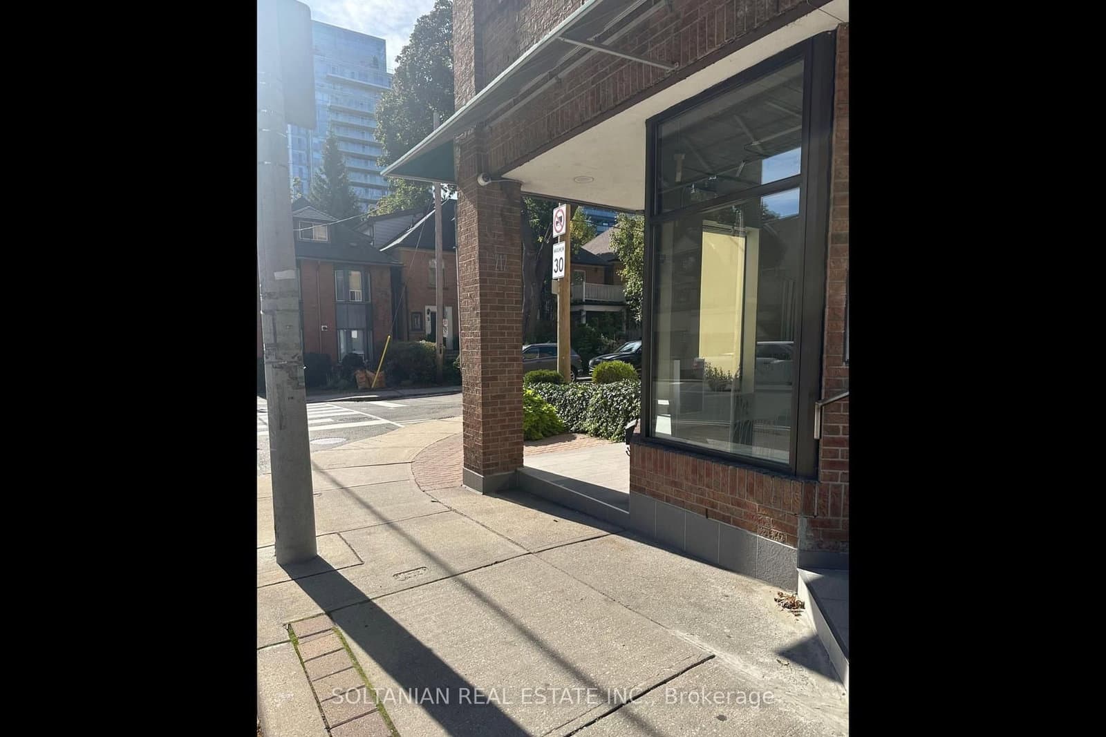 212 Avenue Road - Image 5