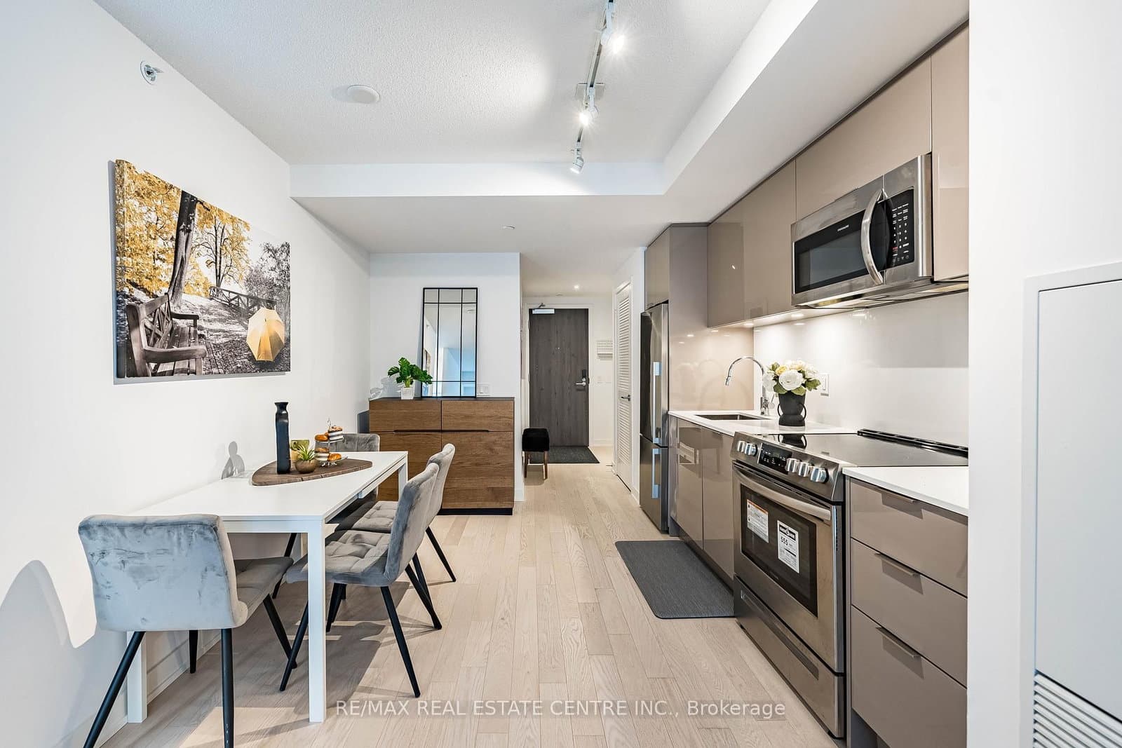 25 Richmond Street E, Unit 312 - Image 4