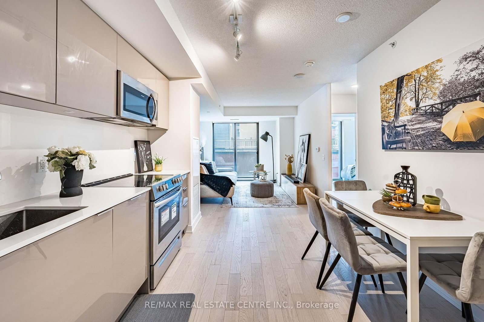 25 Richmond Street E, Unit 312 - Image 5