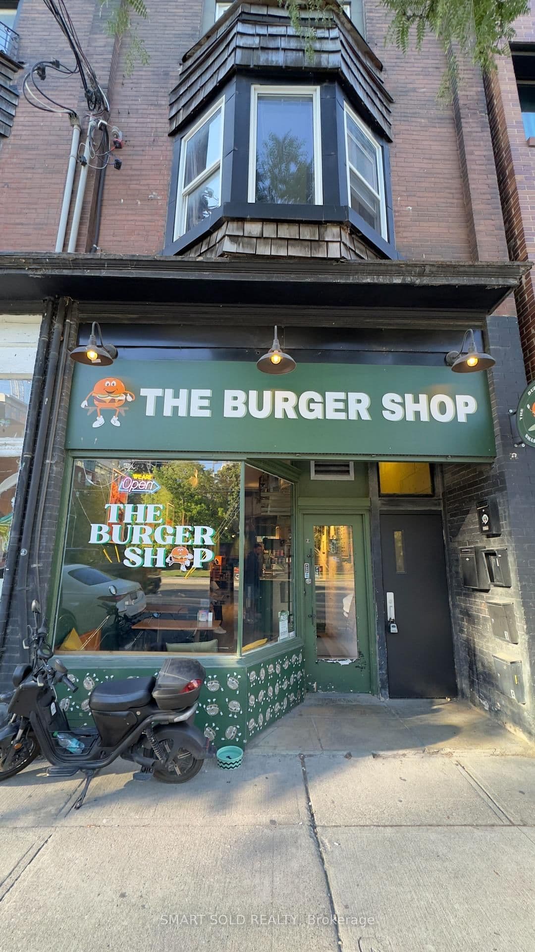 960 Queen Street W - Image 2