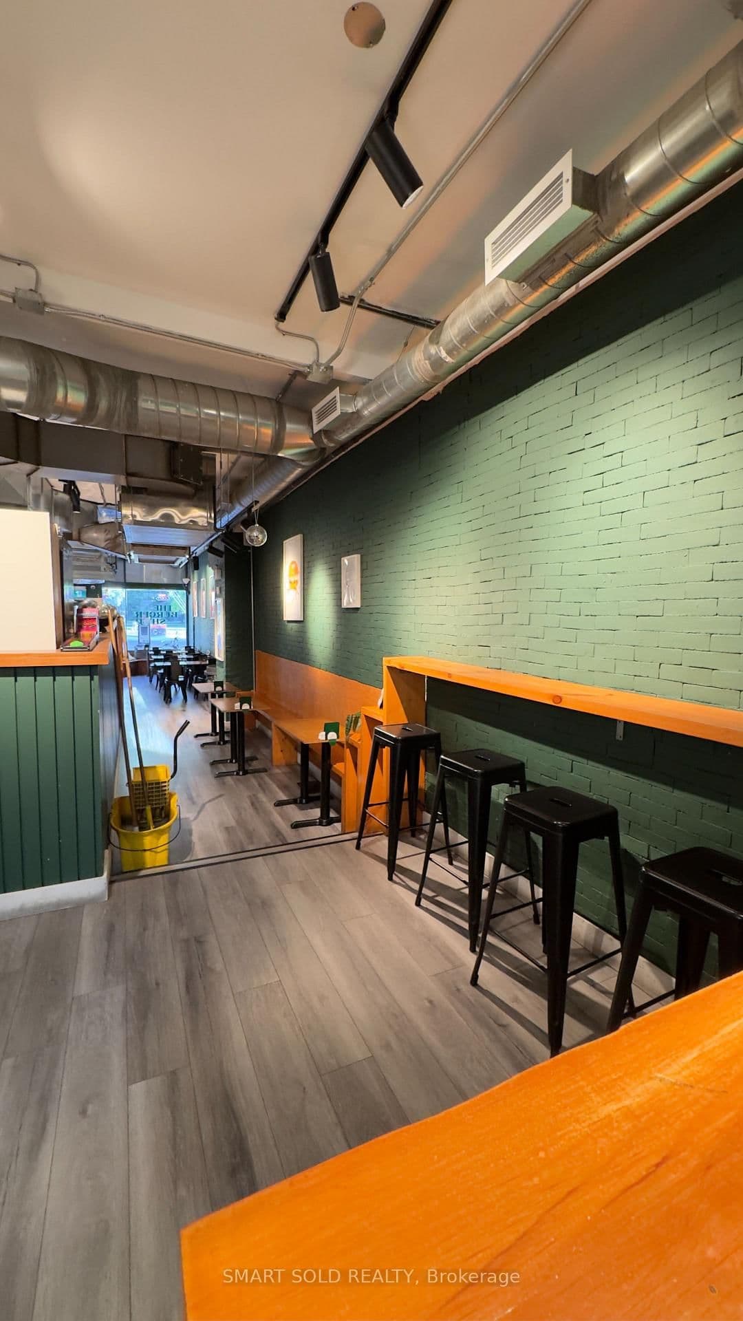 960 Queen Street W - Image 3