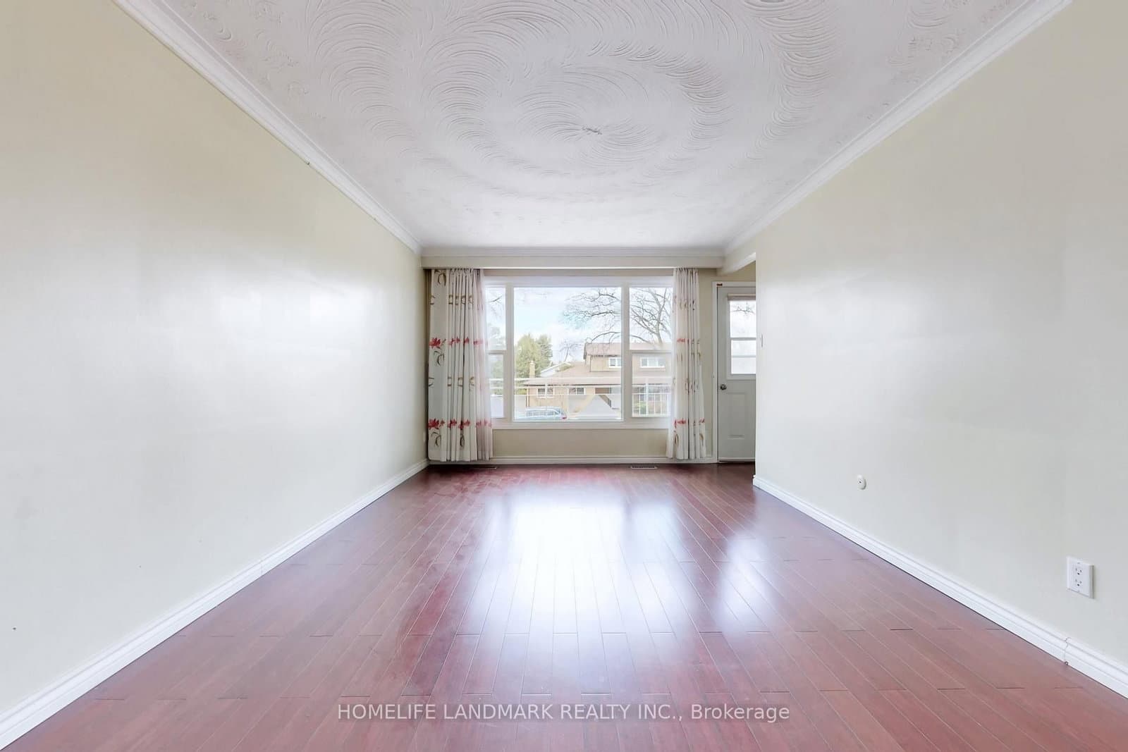 225 Pineway Boulevard - Image 5