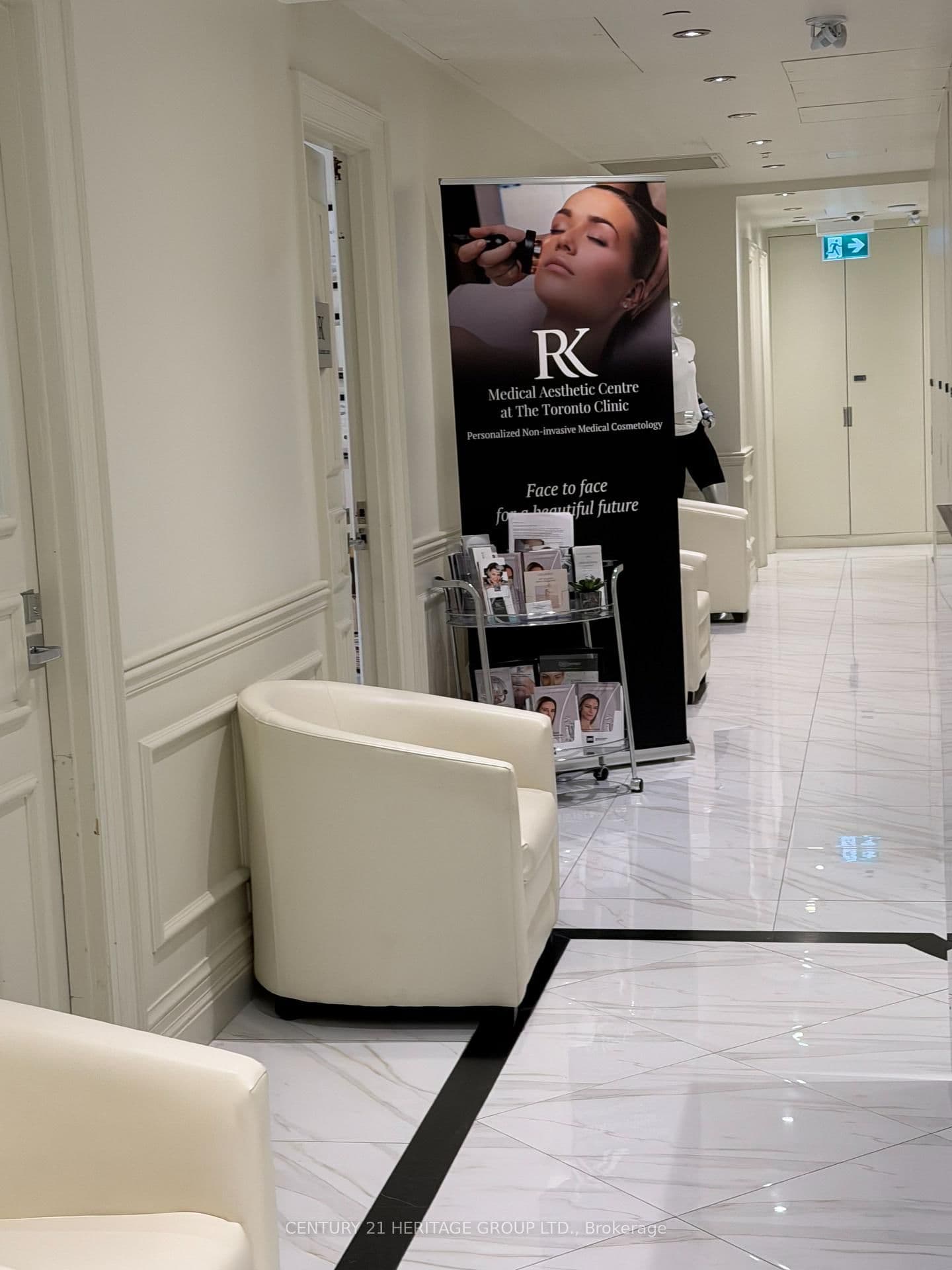 55 AVENUE Road, Unit 2000 - Image 3