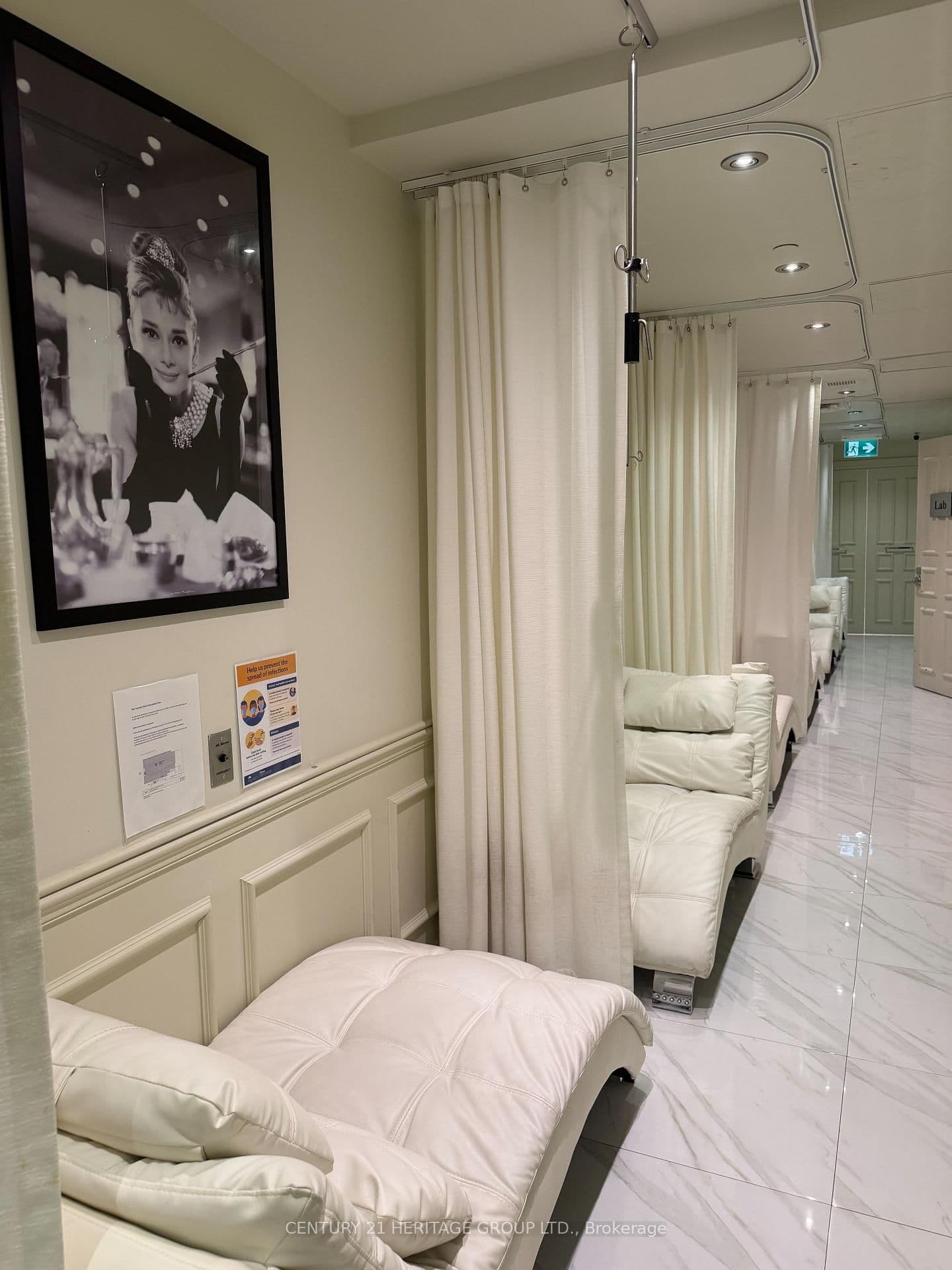 55 AVENUE Road, Unit 2000 - Image 6