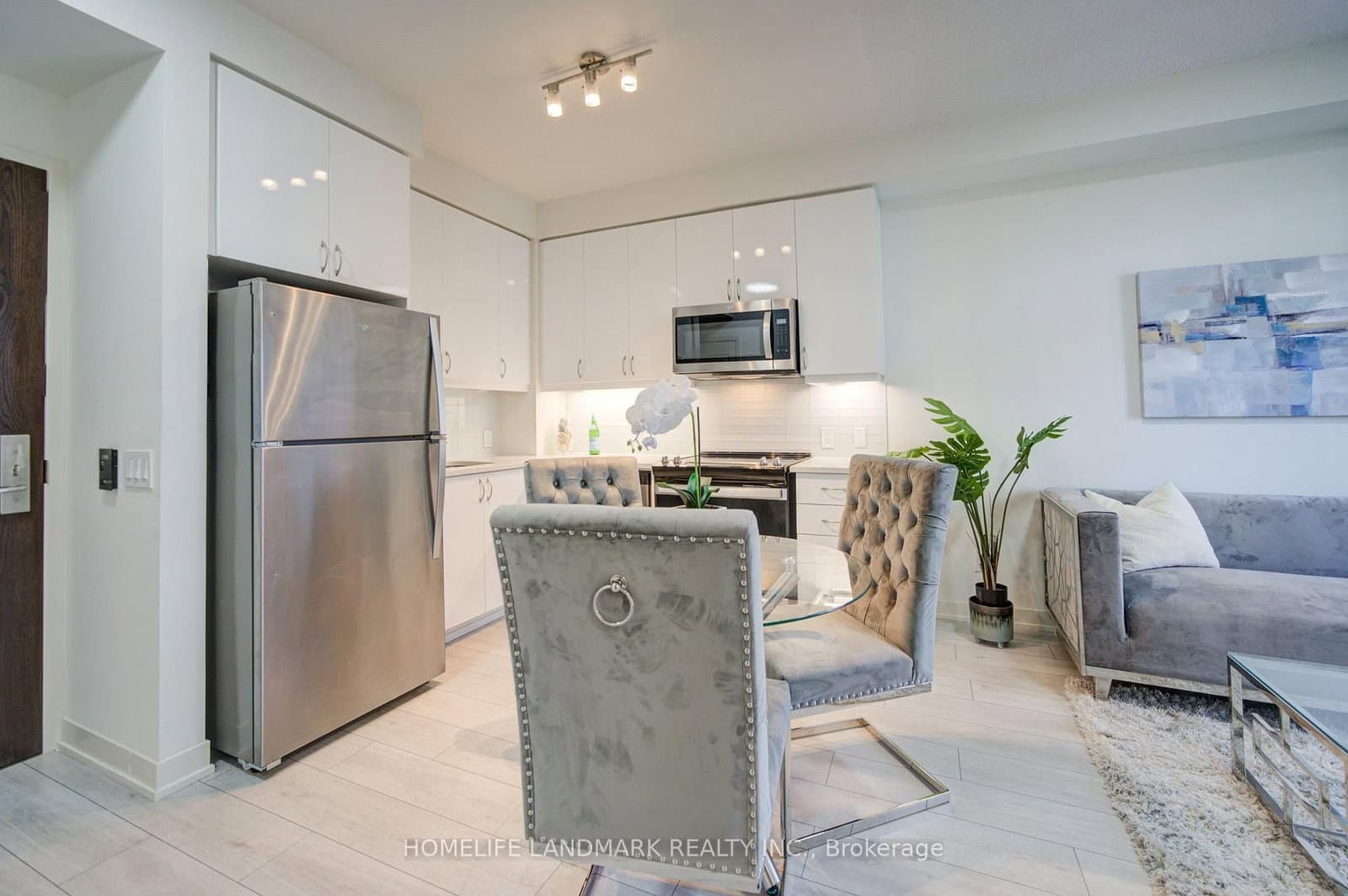 4955 yonge Street, Unit 818 - Image 3