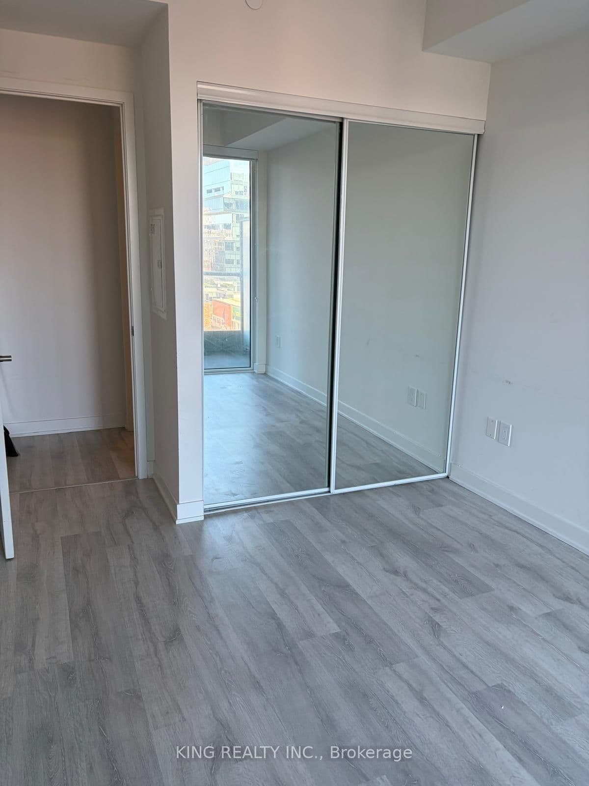 70 Princess Street, Unit 806 E - Image 4