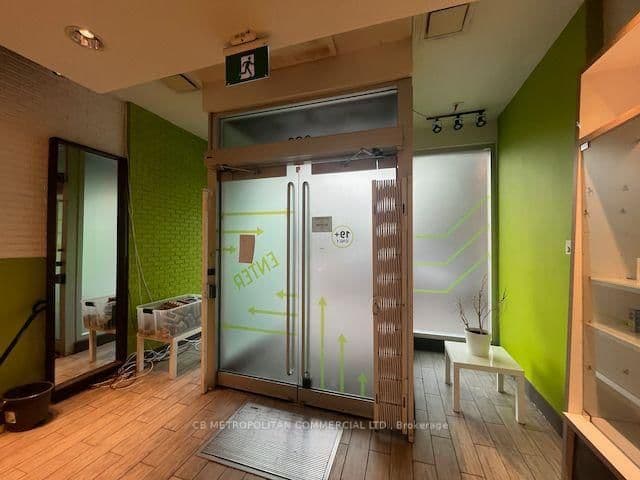 393 Queen Street W, Unit Main - Image 6