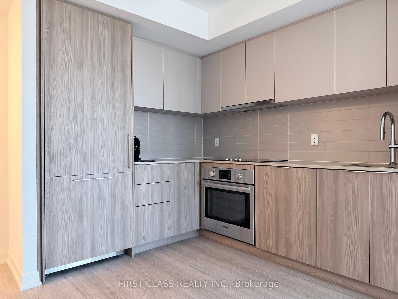 15 David Salomon Drive, Unit 1605 - Image 4