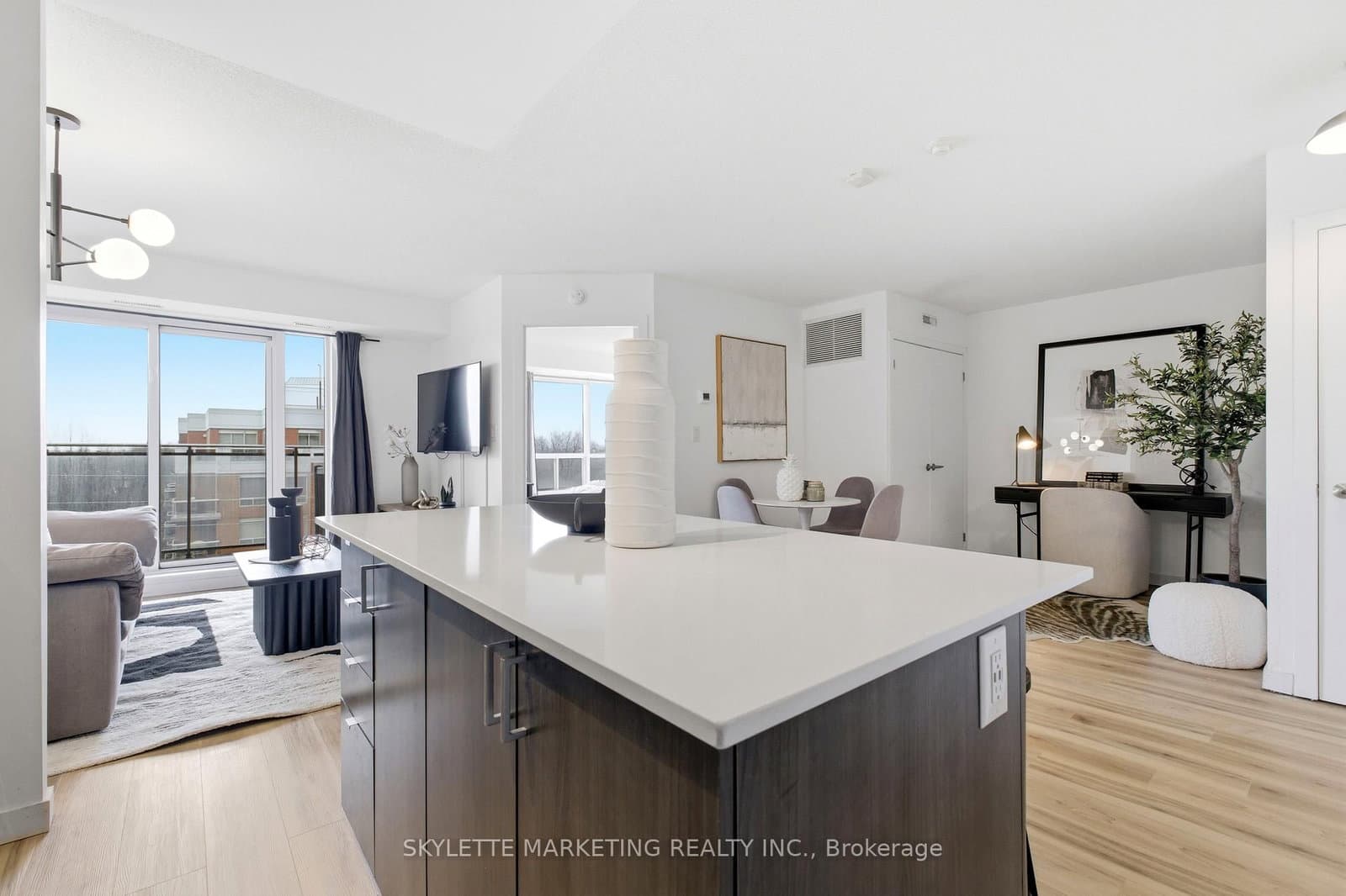 801 Sheppard Avenue W, Unit 701 - Image 6