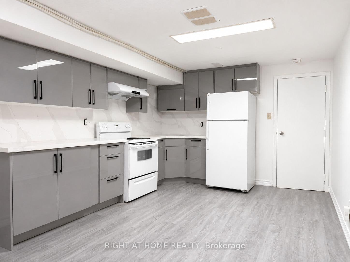 380 Lansdowne Avenue, Unit #Basement - Image 5