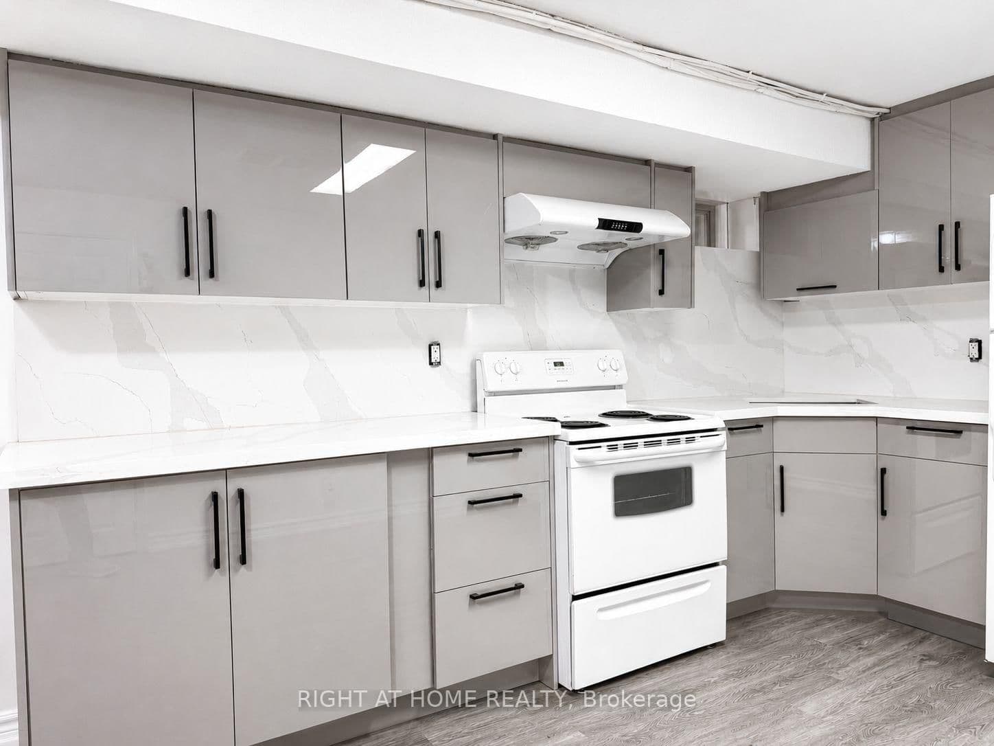 380 Lansdowne Avenue, Unit #Basement - Image 6