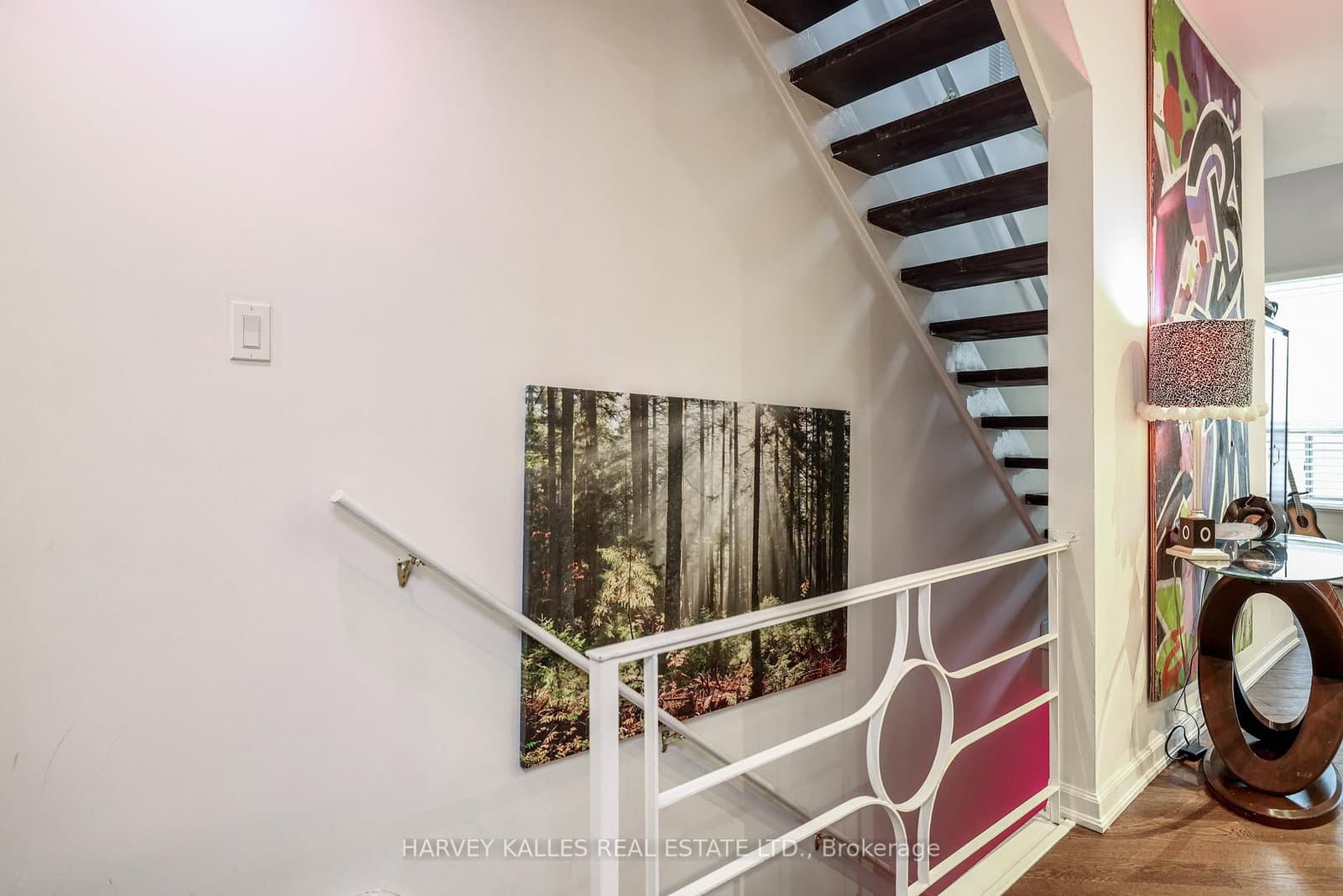 530 Richmond Street W - Image 2