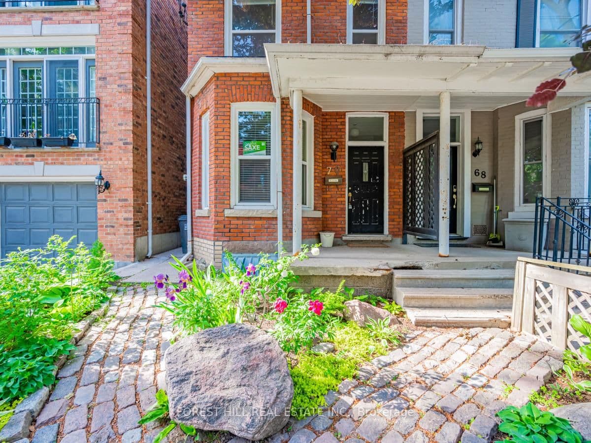 70 Macpherson Avenue, Unit Upper - Image 3