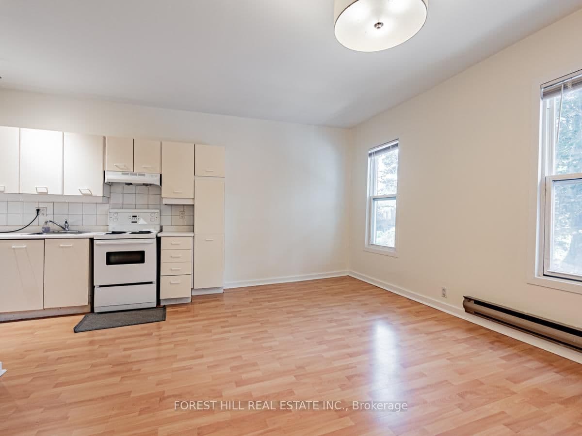 70 Macpherson Avenue, Unit Upper - Image 6