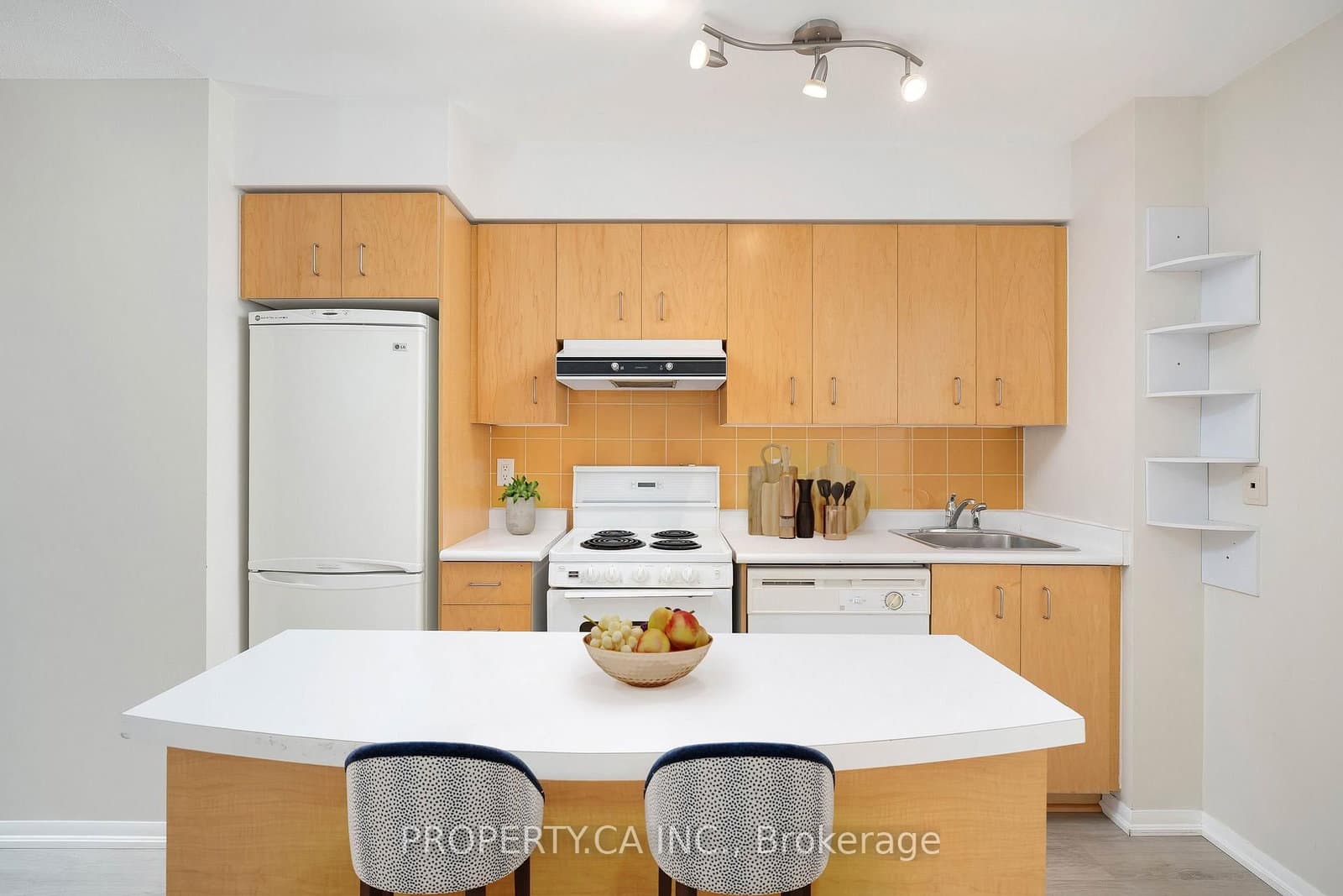 219 Fort York Boulevard, Unit 622 - Image 6