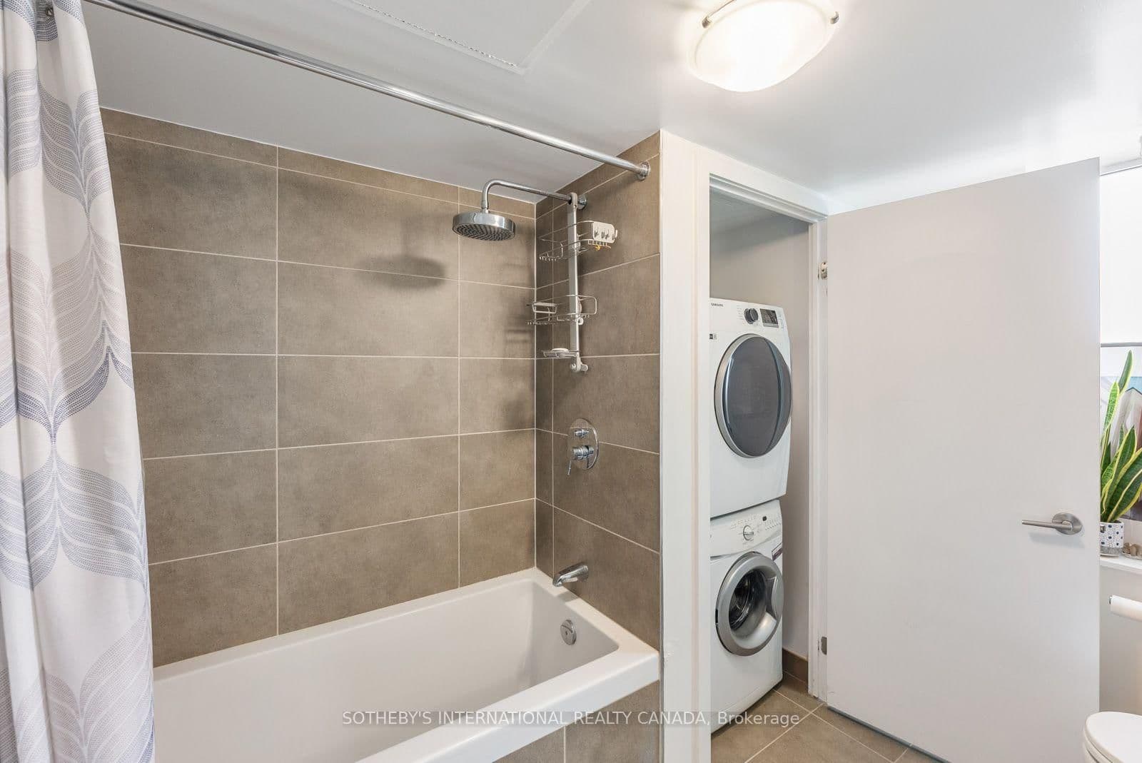 508 Wellington Street W, Unit 901 - Image 5