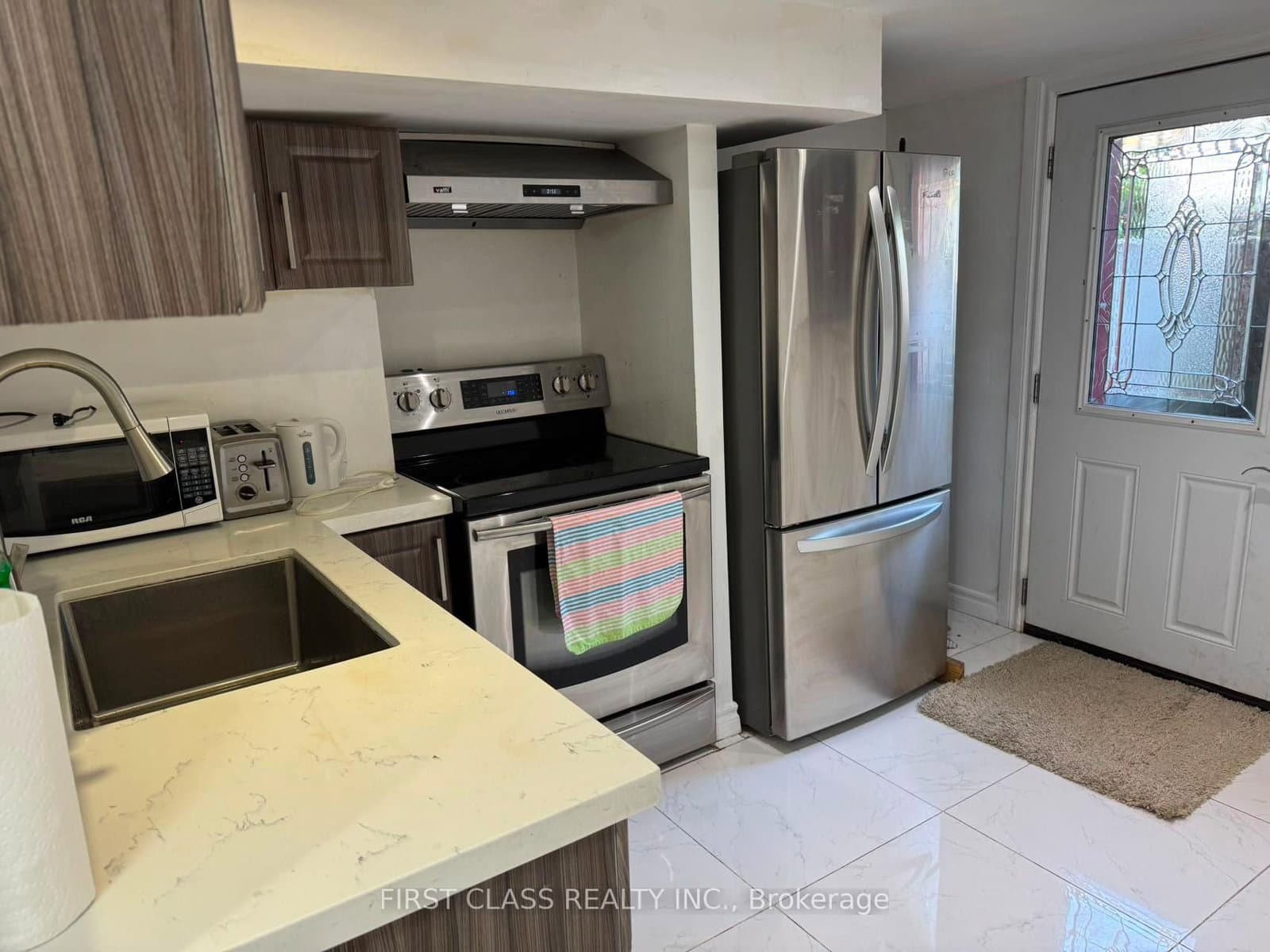524 Bathurst Street, Unit Bsmnt - Image 1