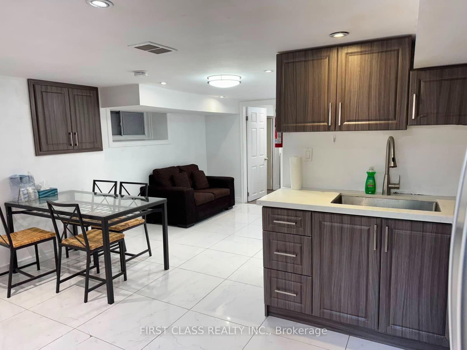 524 Bathurst Street, Unit Bsmnt - Image 4