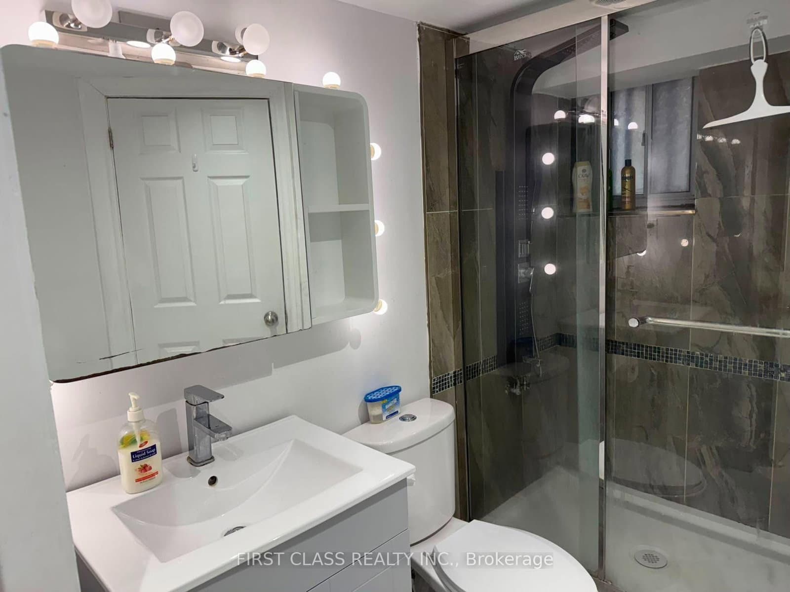 524 Bathurst Street, Unit Bsmnt - Image 6